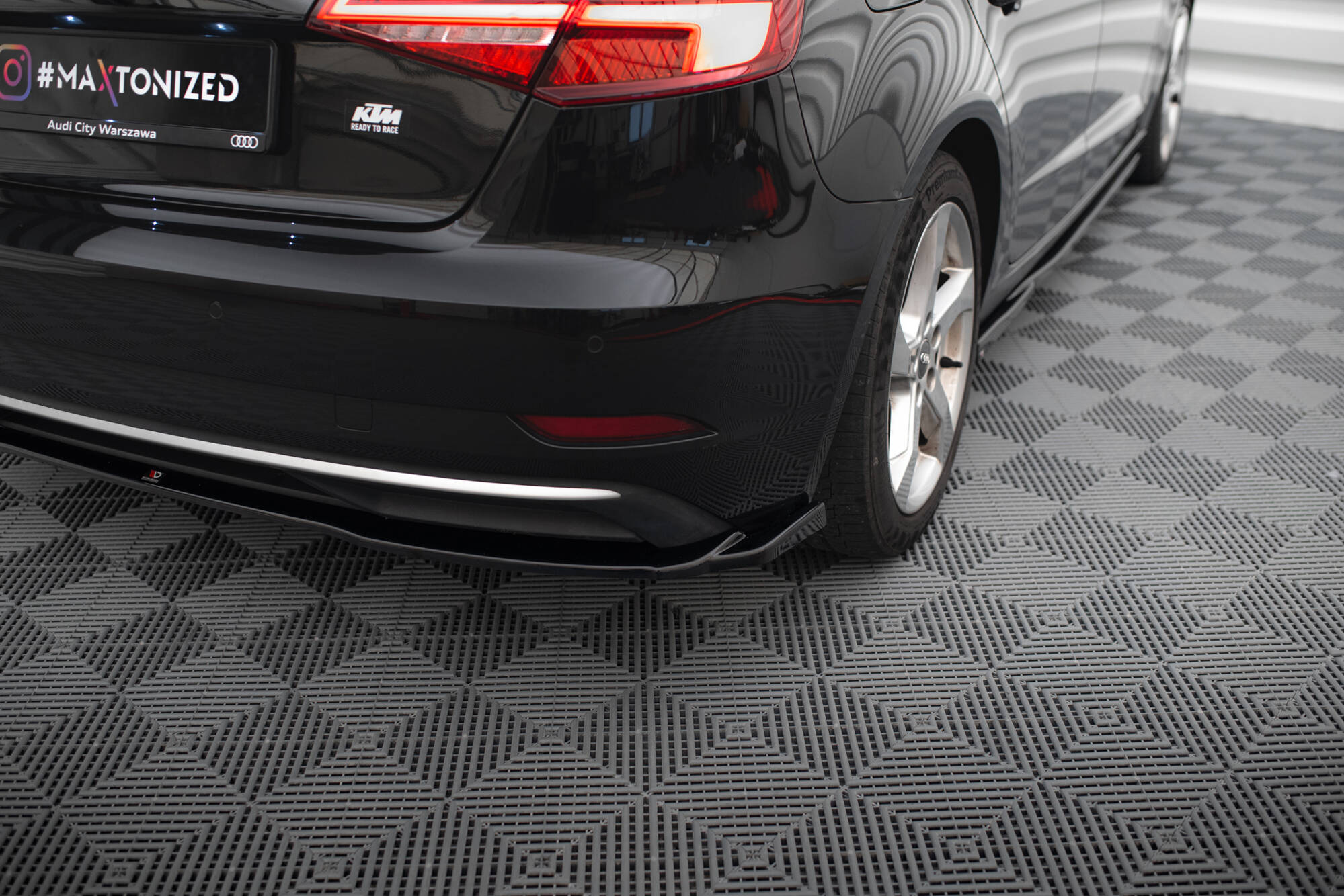 Sidesplitters bak Audi A3 8V Sportback Facelift 2016 - 2020 | Glossy Black Edition