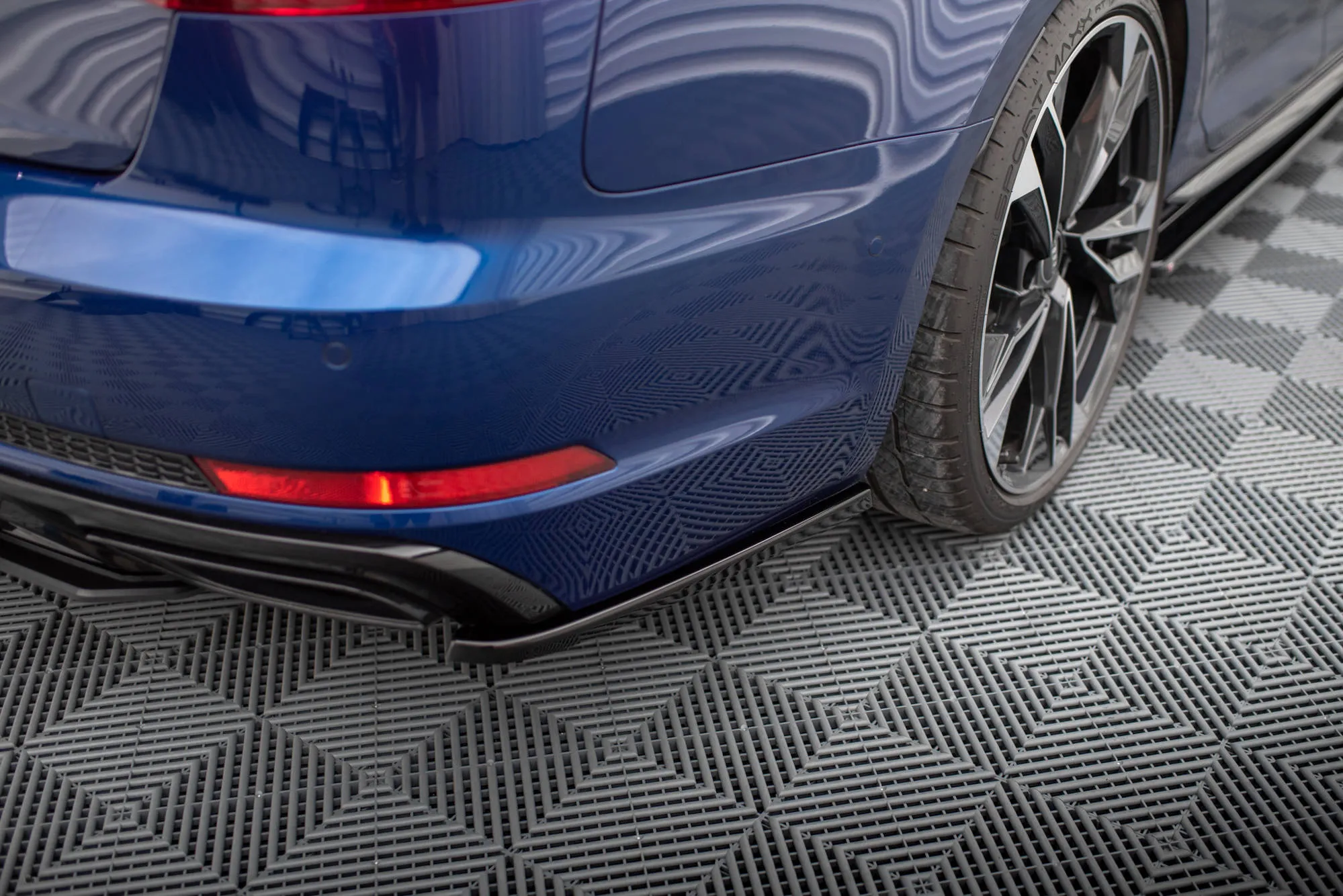 Sidesplitters bak Audi A4 Competition (B9) Facelift 2019 -> | Glossy Black Edition