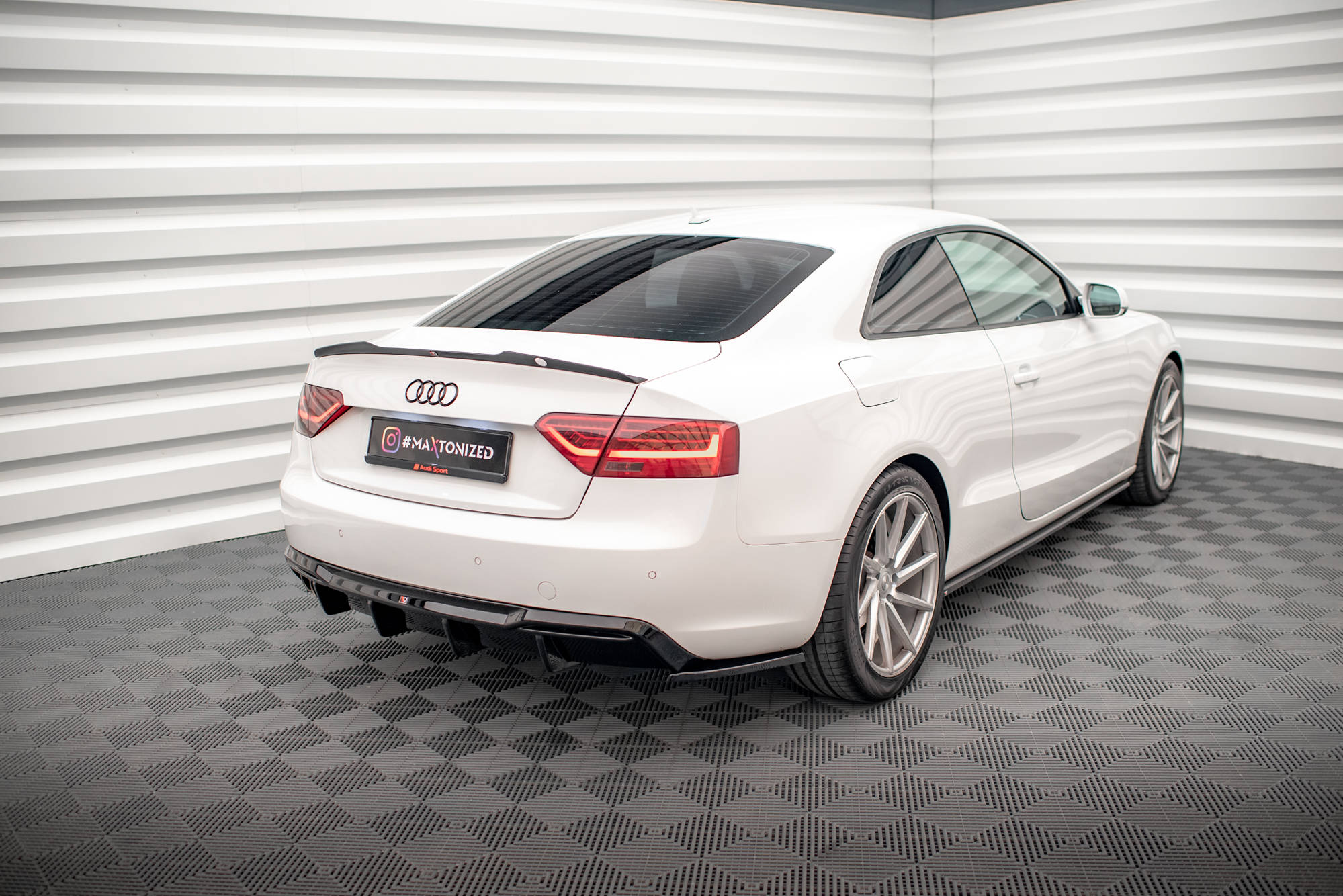 Sidesplitters bak Audi A5 8T Coupe facelift 2011 - 2016 | Glossy Black Edition – bilde 3