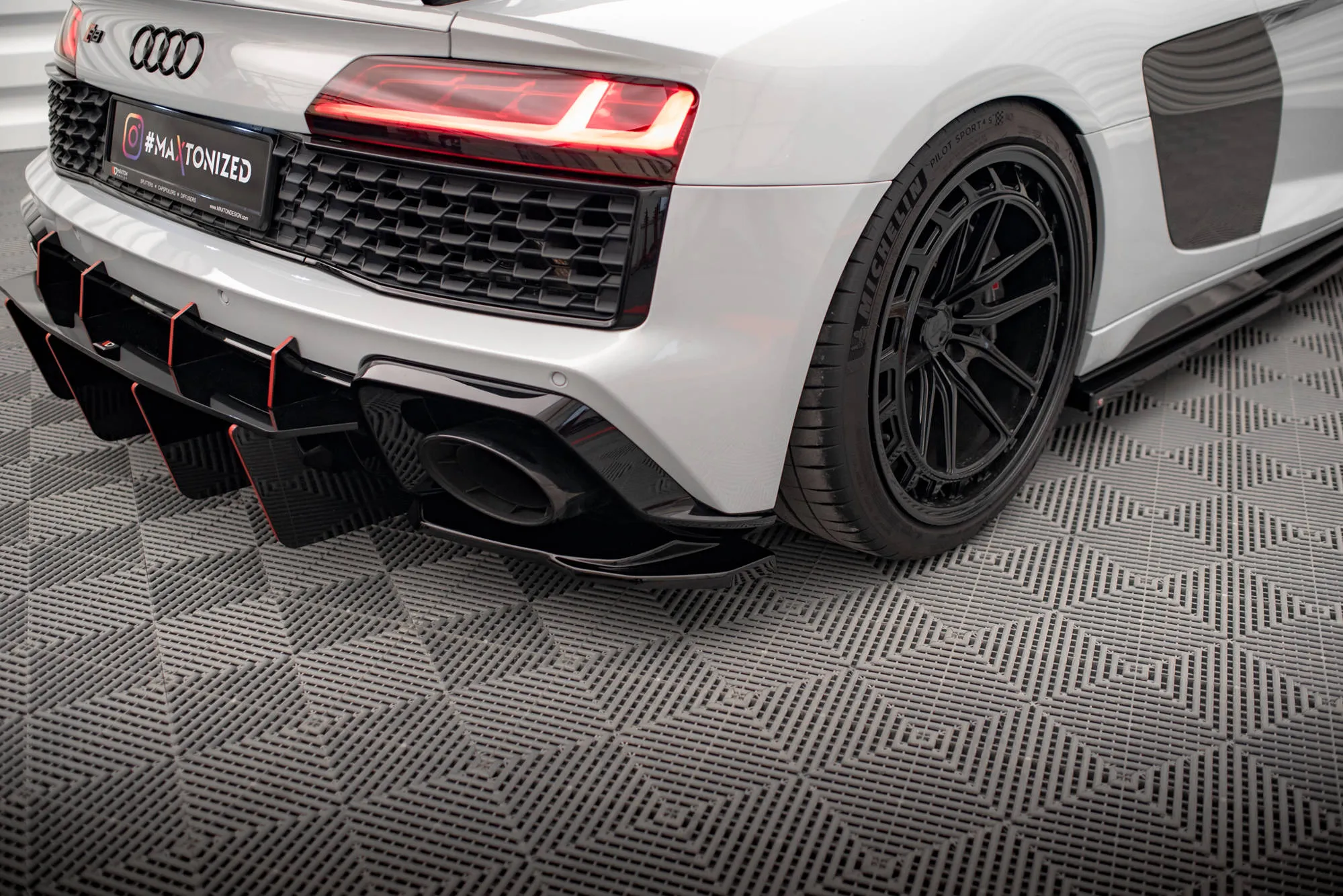 Sidesplitters bak Audi R8 MK2 2018-> | Glossy Black Edition