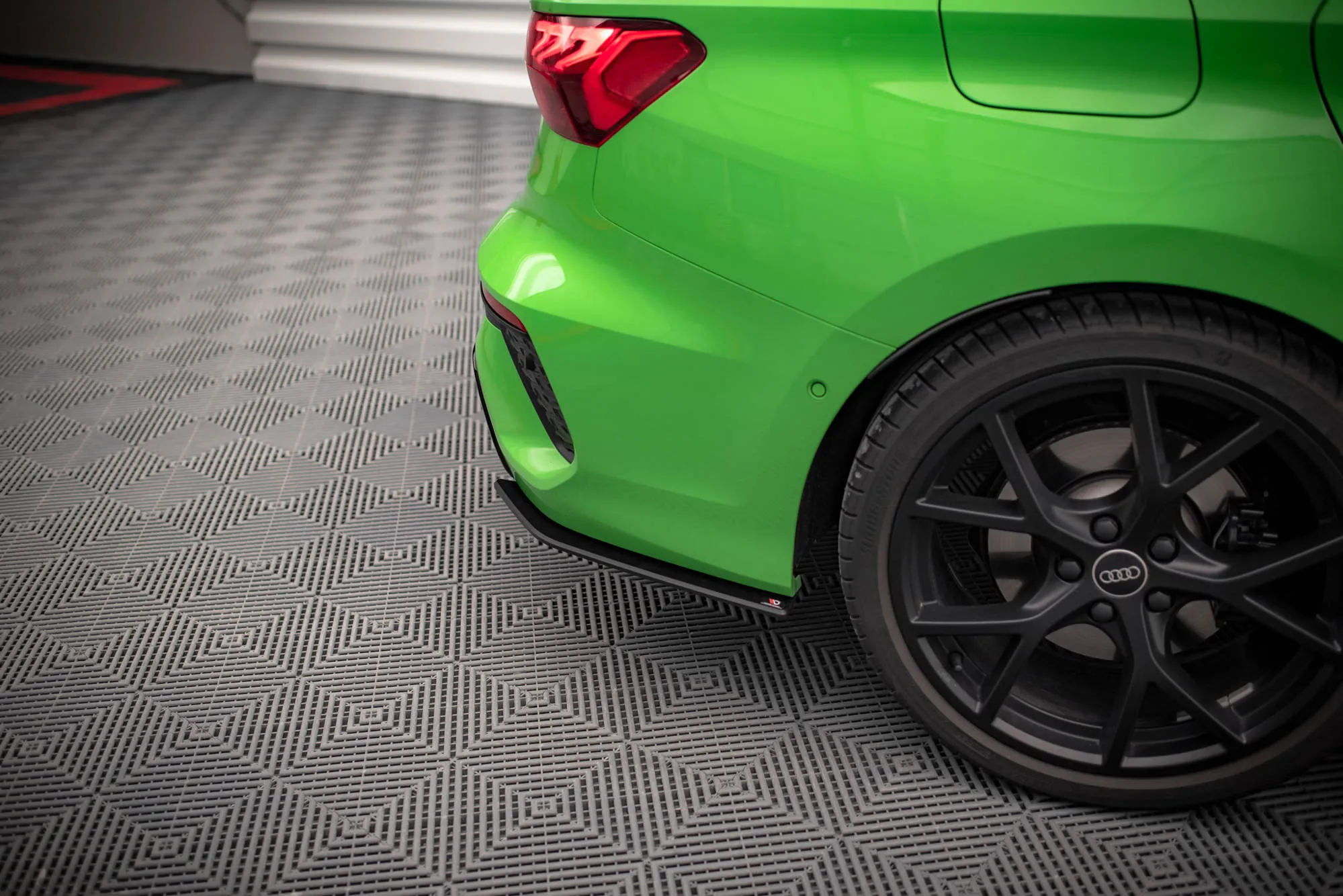 Sidesplitters bak Audi RS3 8Y 2020 -> | Street Pro Black Edition