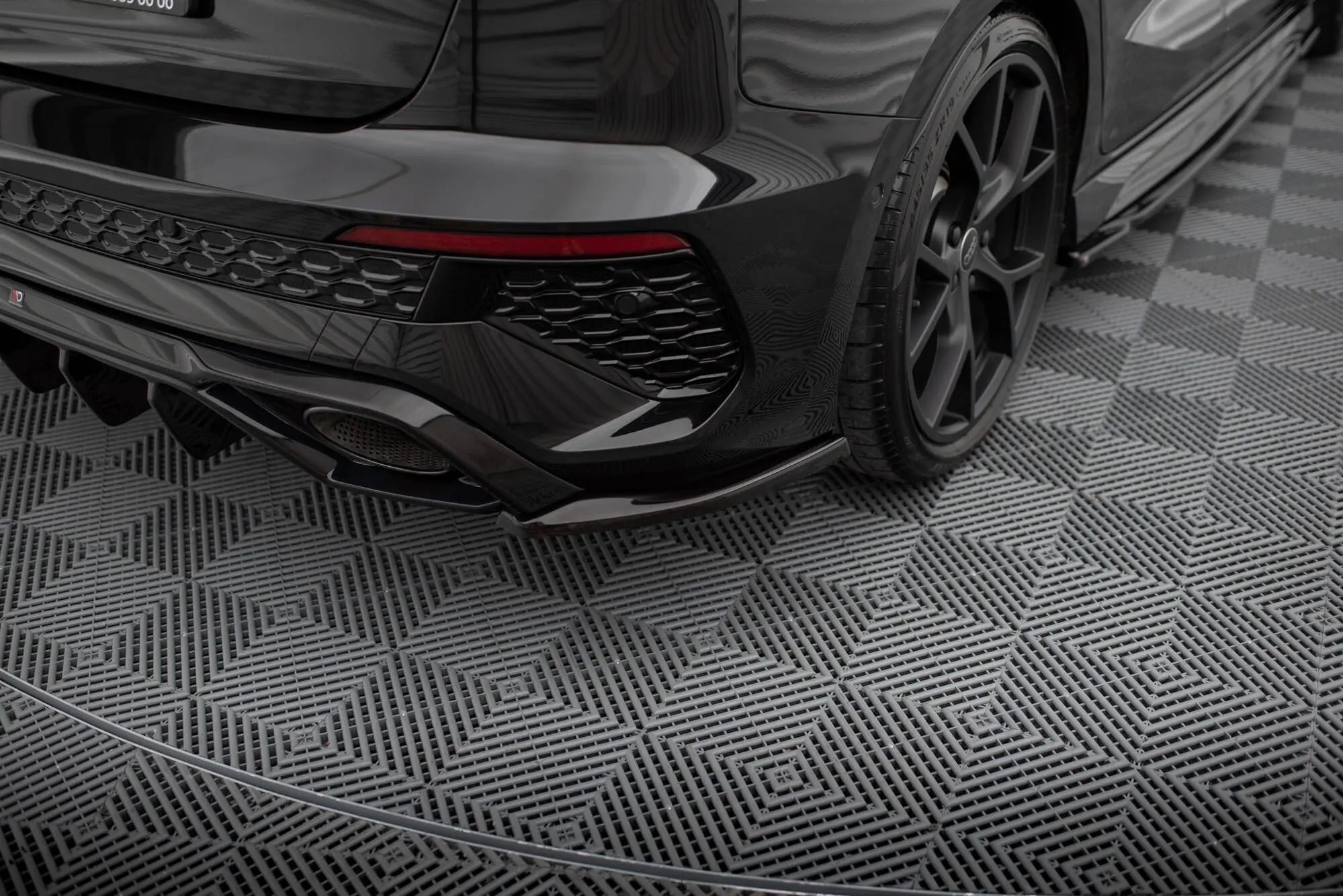 Sidesplitters bak Audi RS3 (8Y) Sportback 2020 - > | Glossy Black Edition – bilde 4