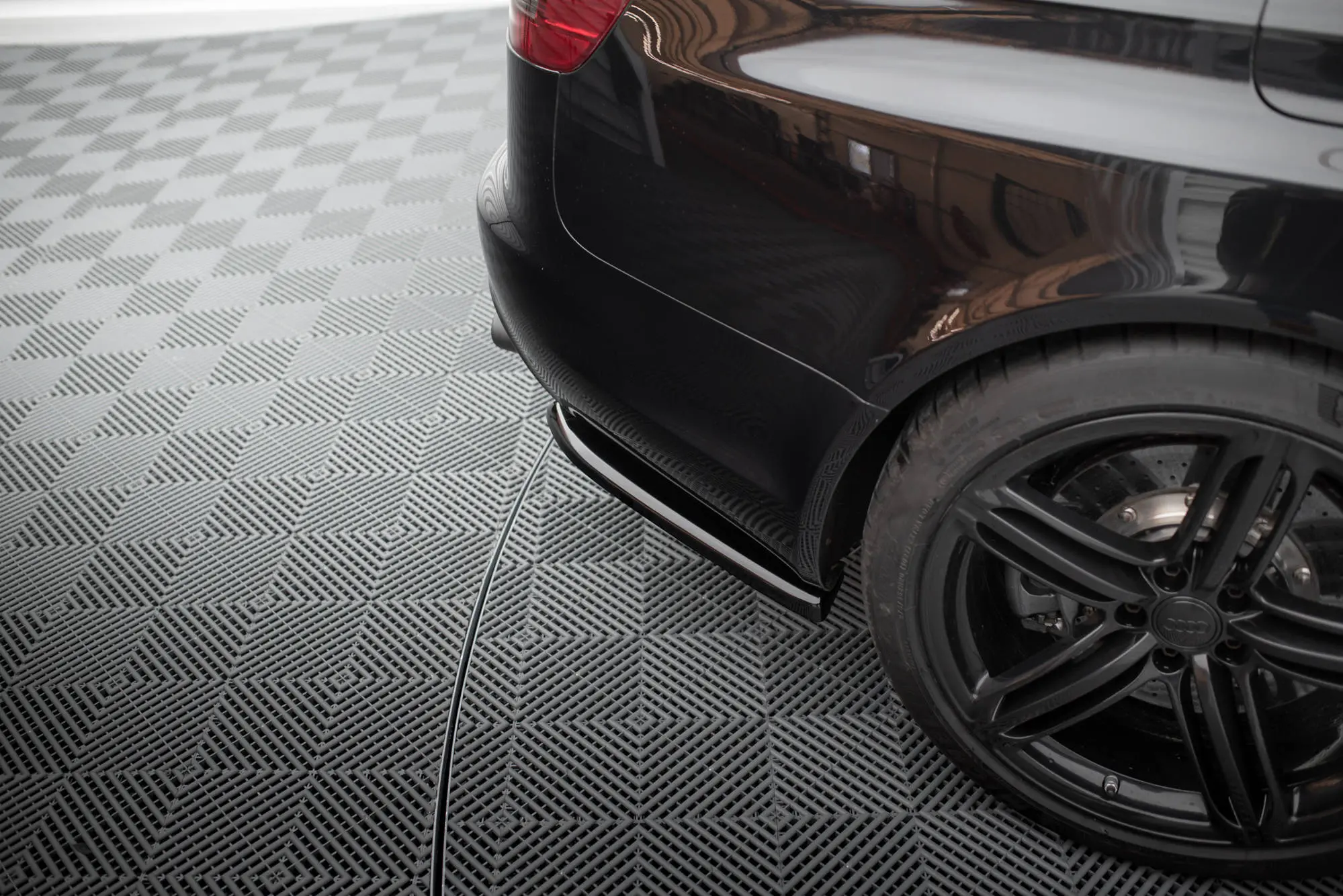 Sidesplitters bak Audi RS6 (C6) Avant 2007 - 2010 | Glossy Black Edition
