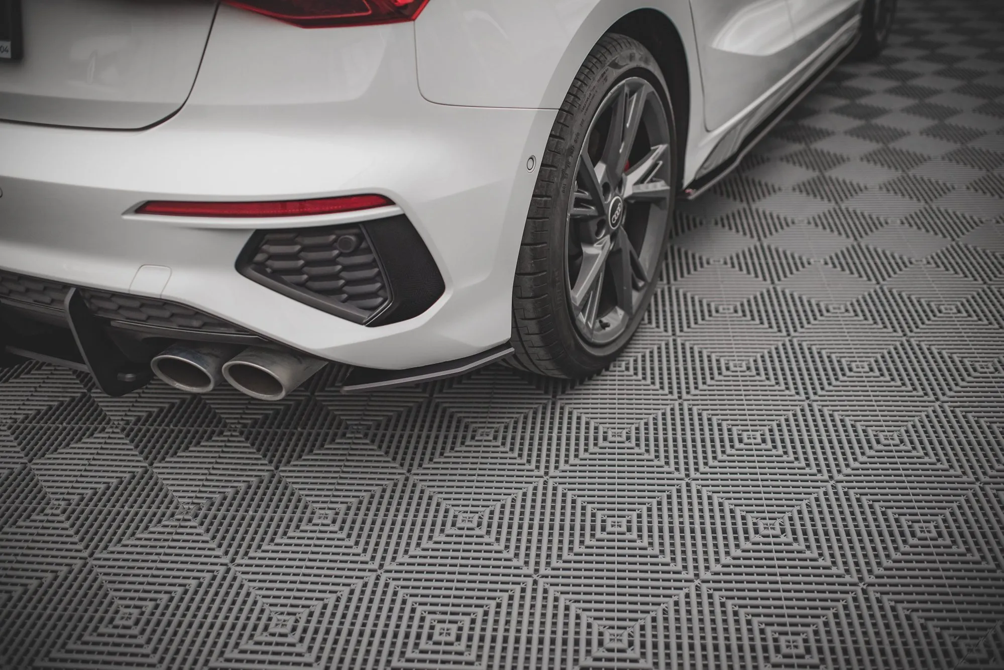 Sidesplitters bak Audi S3 2020-2026 | Street Pro Black Edition