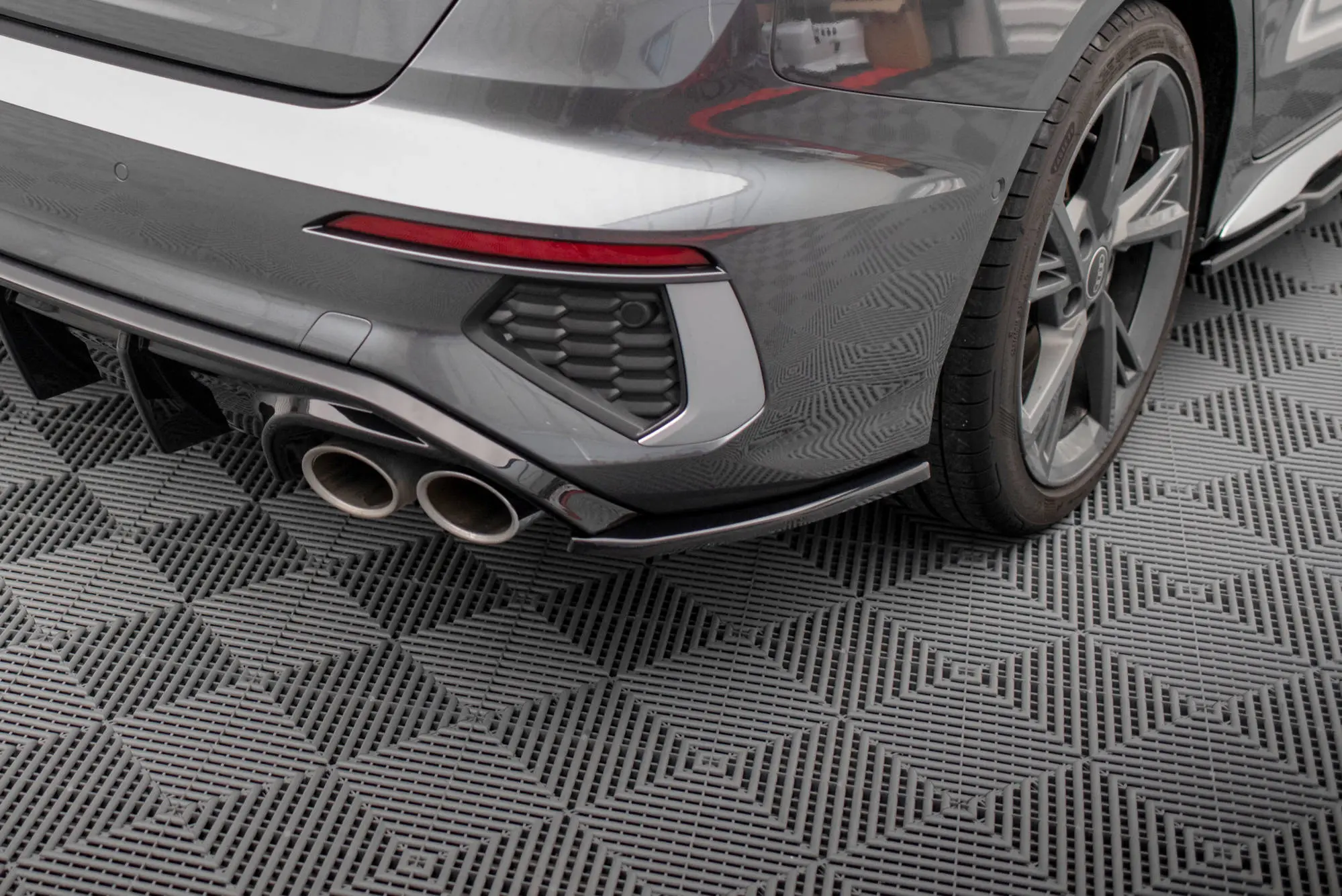 Sidesplitters bak Audi S3 (8Y) Sedan 2020-> | V.2 Glossy Black Edition