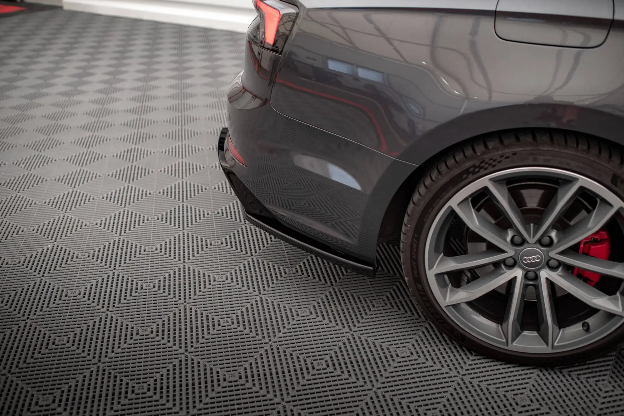 Sidesplitters bak Audi S5 (F5) 2017 - 2019 | Glossy Black Edition – bilde 5