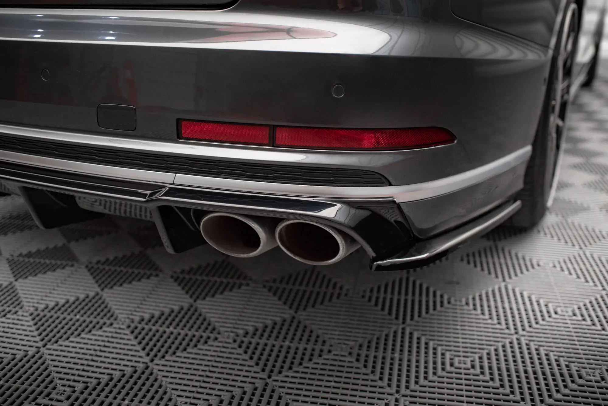 Sidesplitters bak Audi S8 (D5) 2019 - 2021 | V.2 Glossy Black Edition – bilde 3