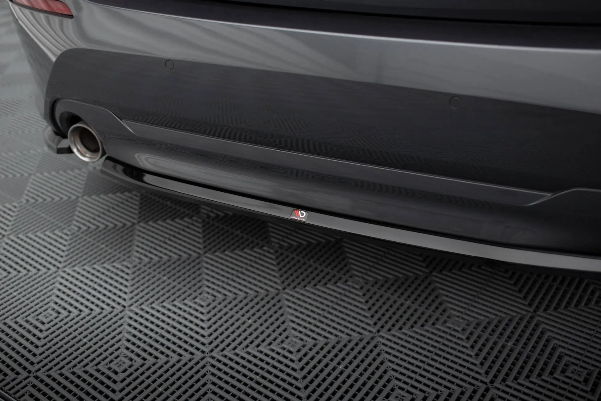 Sidesplitters bak BMW 1 (F40) 2019 - 2024 | Glossy Black Edition – bilde 2