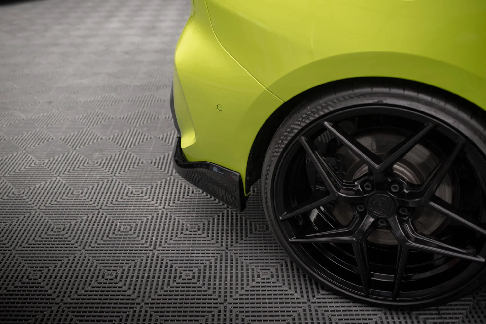 Sidesplitters bak BMW 1 (F40) M-Pack / BMW M135i (F40) 2019 - 2024 | V.6 Glossy Black Edition – bilde 4