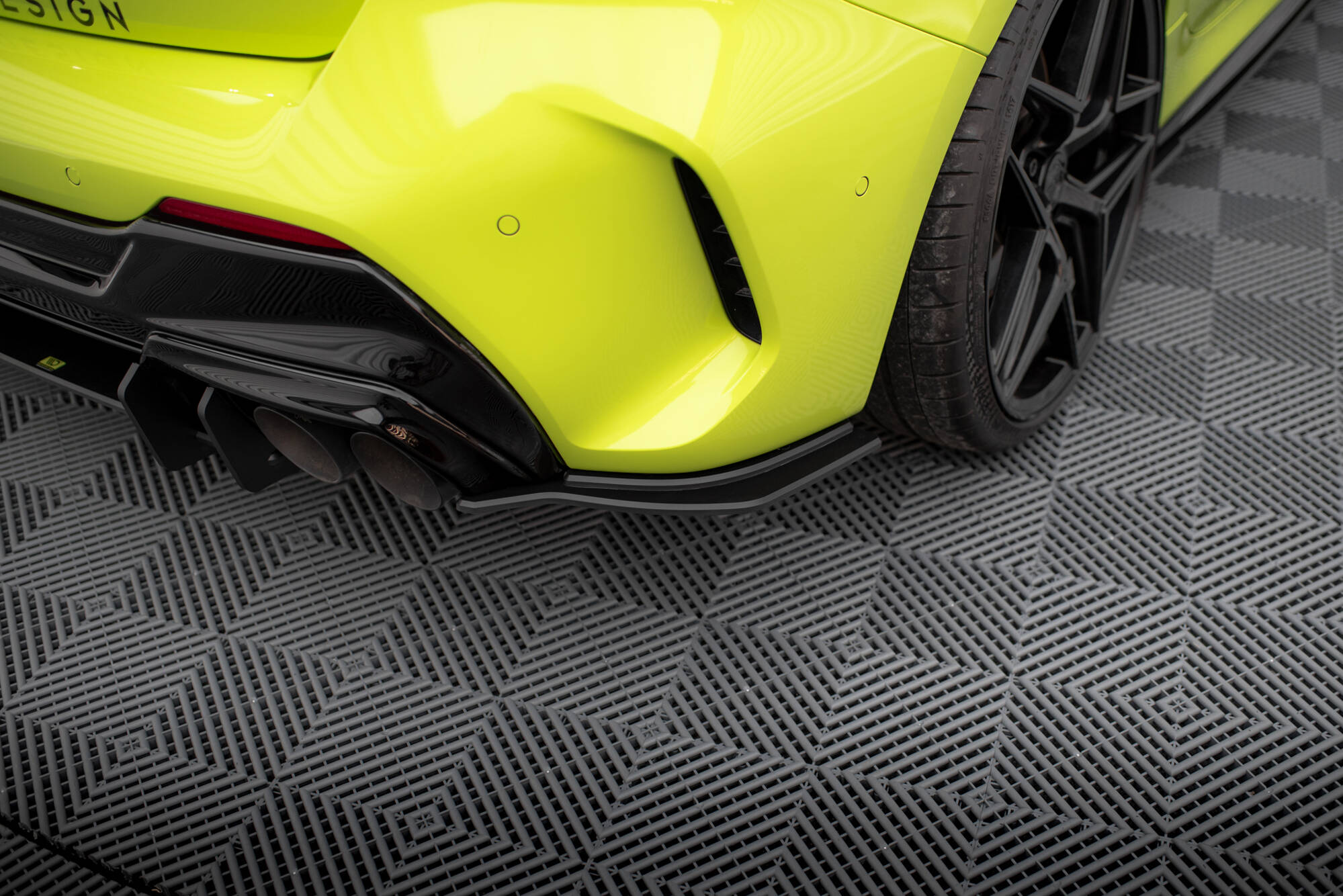Sidesplitters bak BMW 1 (F40) M-Pakke / BMW M135i (F40) 2019 - 2024 | V.2 Street Pro Black Edition