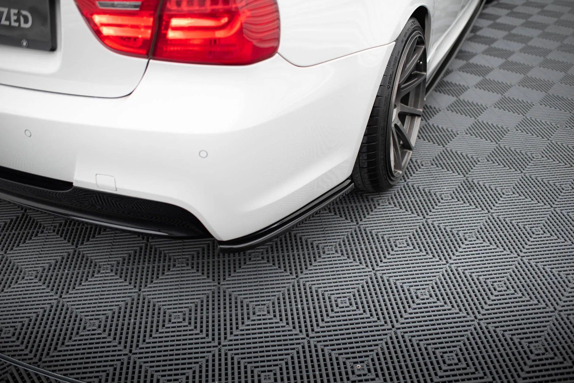 Sidesplitters bak BMW 3 (E90 / E91) M-Pakke 2004-2008 | Glossy Black Edition