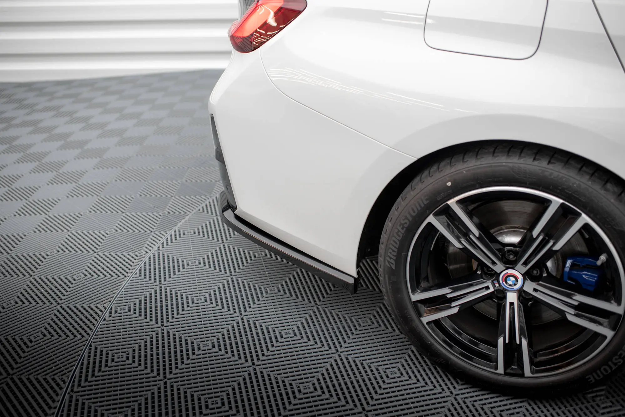 Sidesplitters bak BMW 3 (G20 / G21) M-Pakke LCI 2022-> | Glossy Black Edition – bilde 2