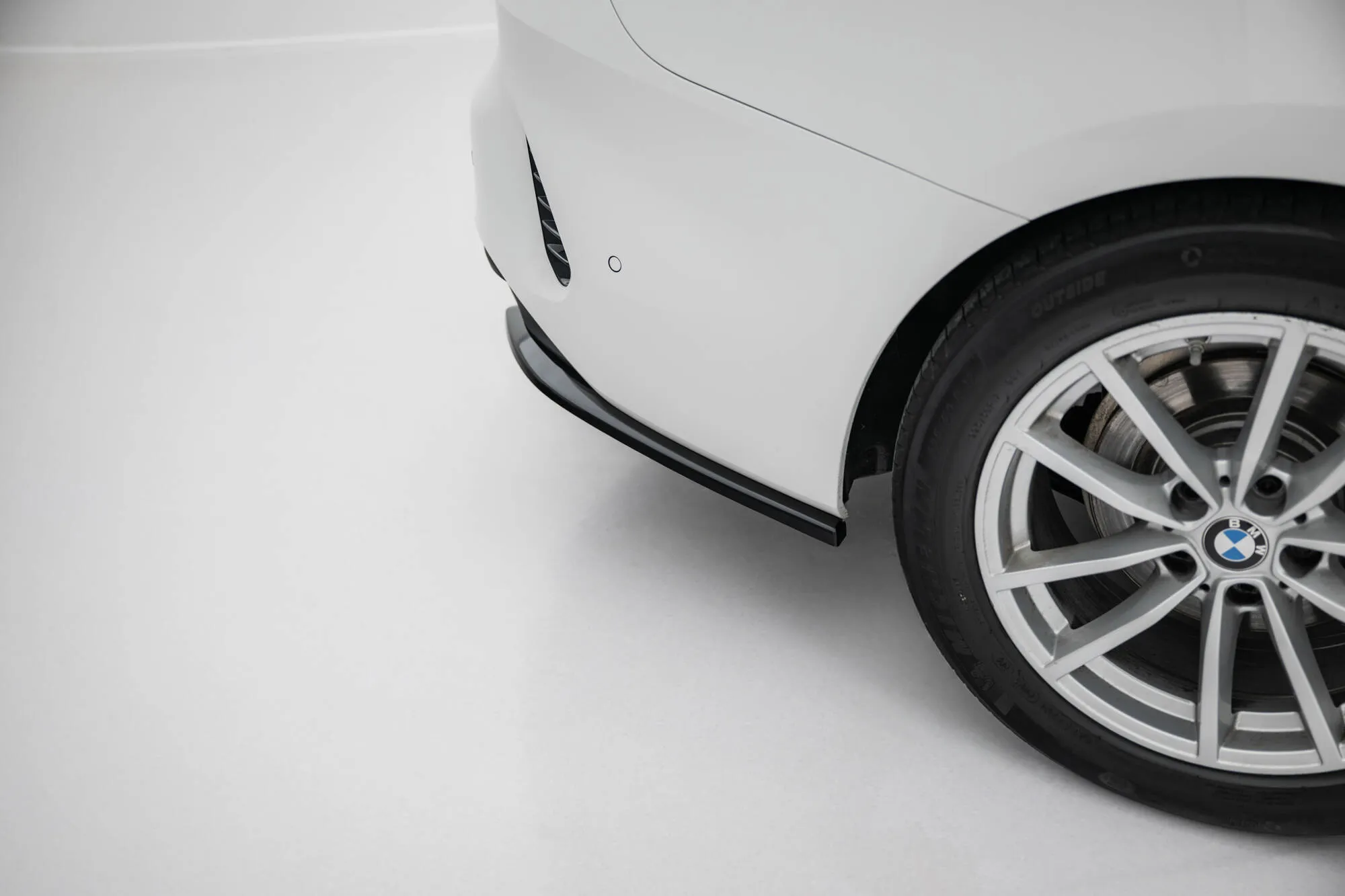 Sidesplitters bak BMW 4 (G22/G23) 2020 -> | Glossy Black Edition – bilde 3