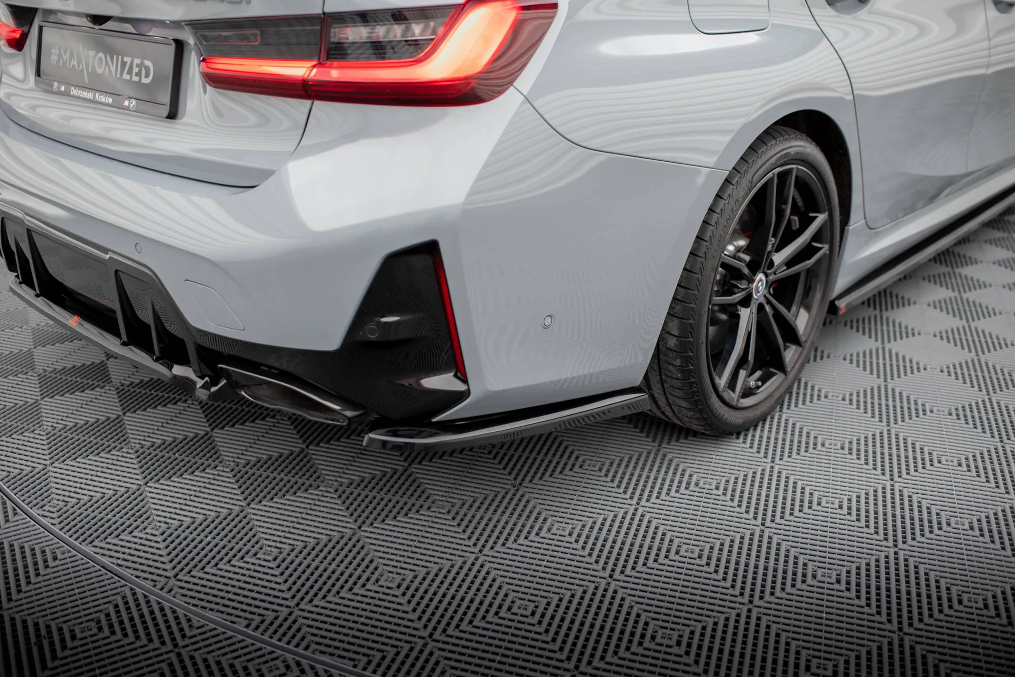 Sidesplitters bak BMW M340i G20 / G21 Facelift 2022 -> | Glossy Black Edition