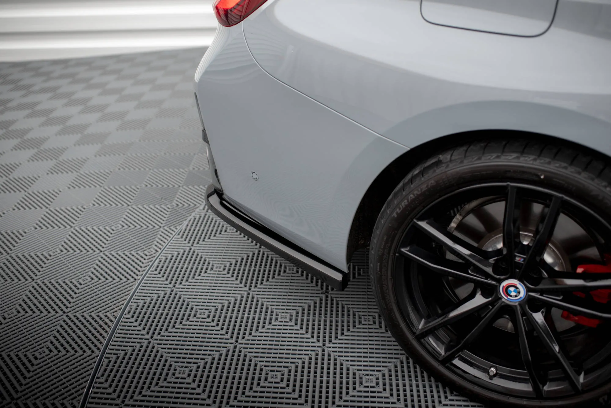 Sidesplitters bak BMW M340i G20 / G21 Facelift 2022 -> | Glossy Black Edition – bilde 3