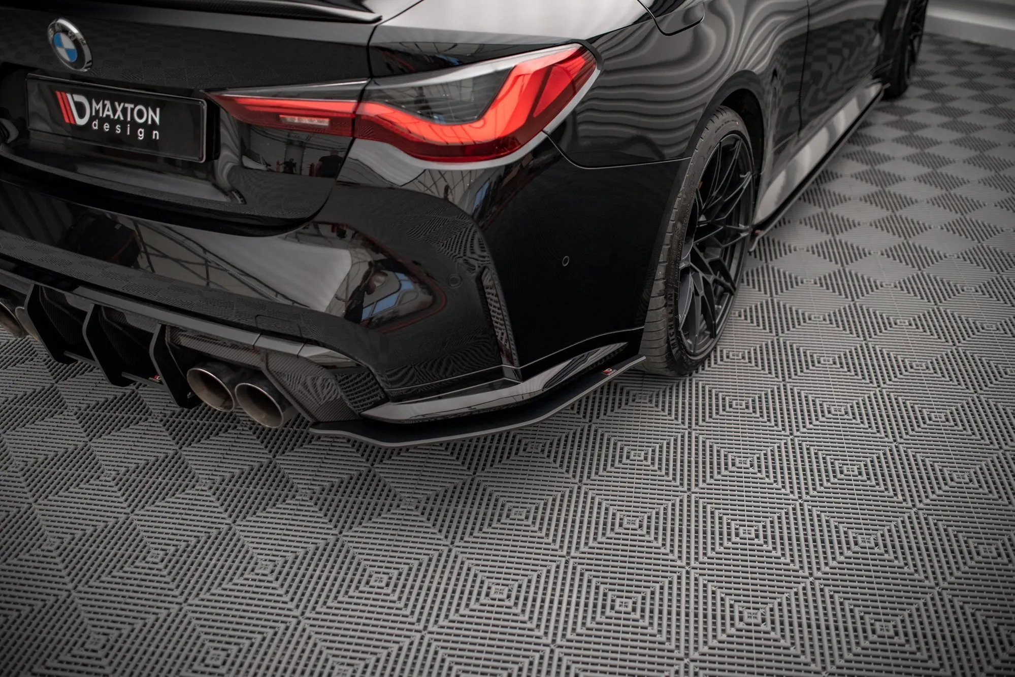 Sidesplitters bak BMW M4 (G82) 2021-> | Street Pro Black Edition