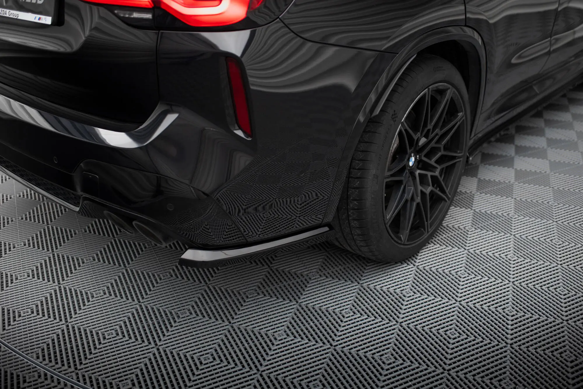 Sidesplitters bak BMW X3 M (F97) facelift 2021 - > | V.1 Glossy Black Edition – bilde 2