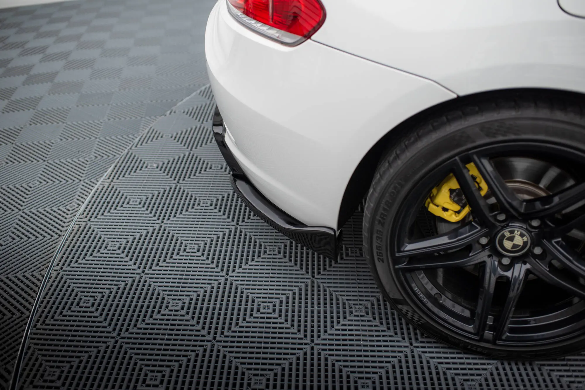 Sidesplitters bak BMW Z4 (E89) 2009 - 2013 | Glossy Black Edition – bilde 3