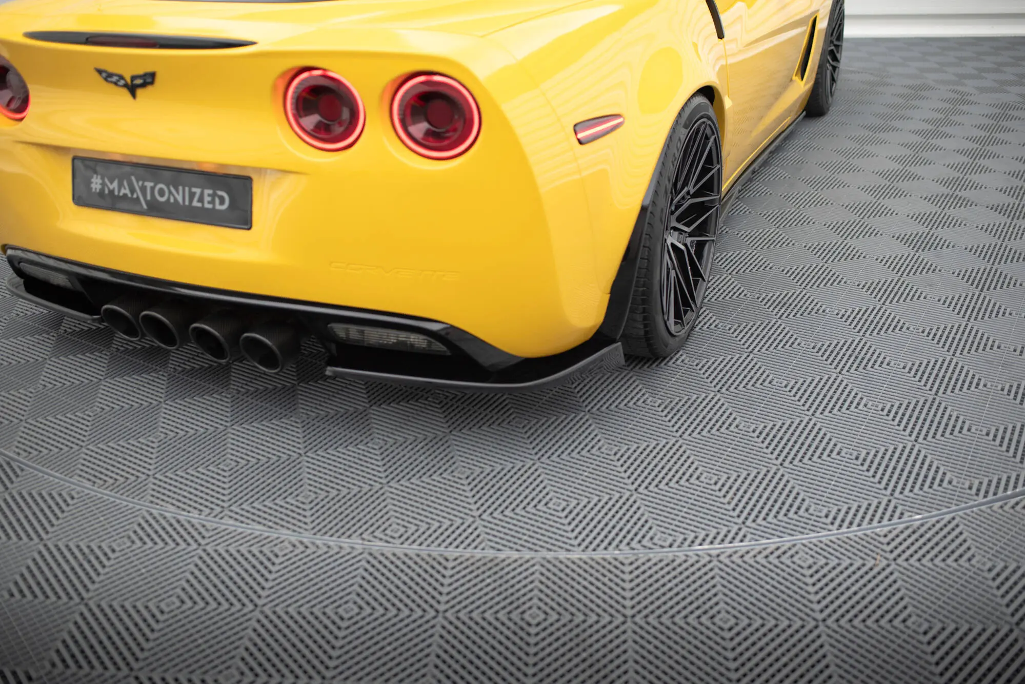Sidesplitters bak Chevrolet Corvette C6 2004 - 2013 | Glossy Black Edition