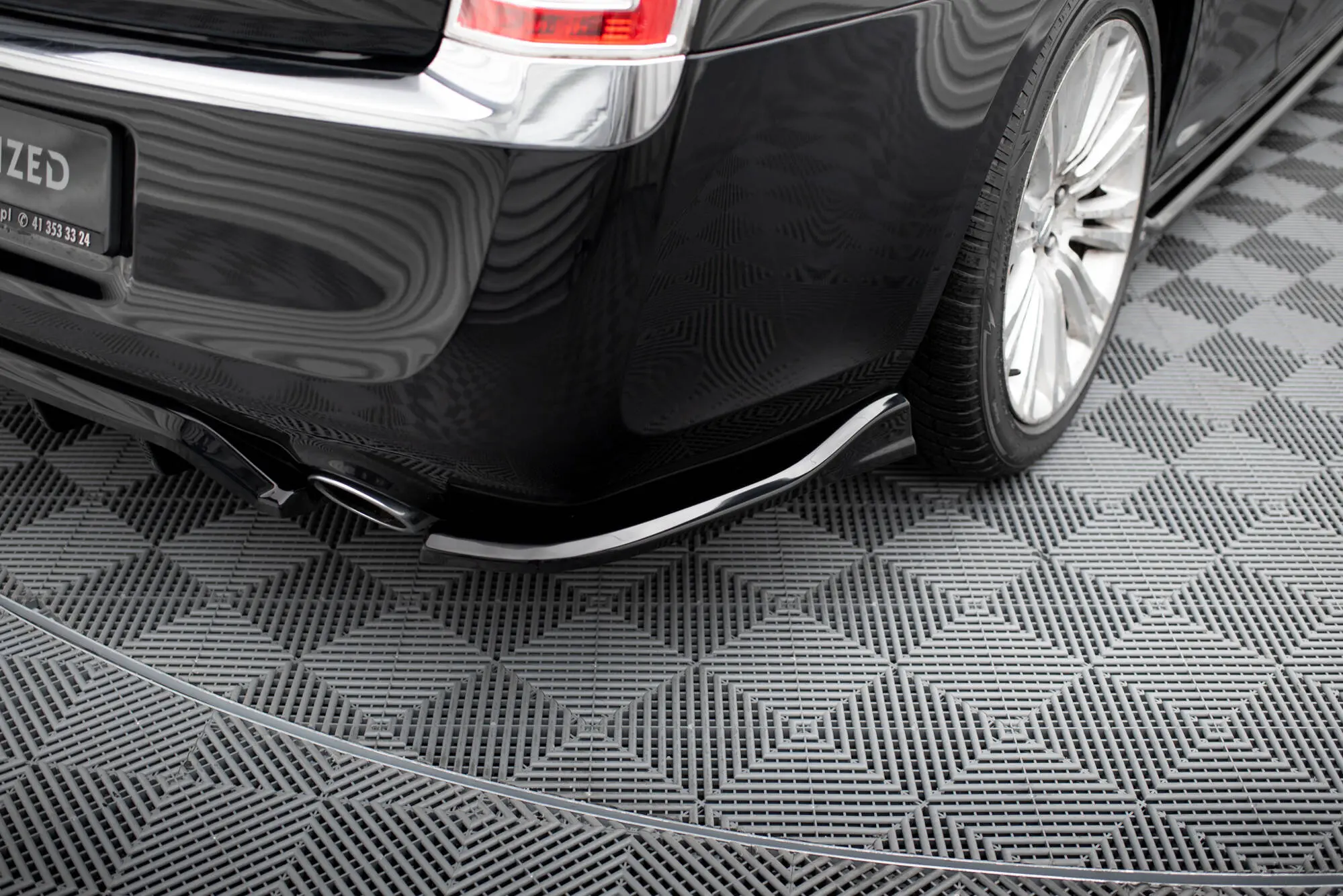 Sidesplitters bak Chrysler 300 Mk2 2011 - 2014 | Glossy Black Edition