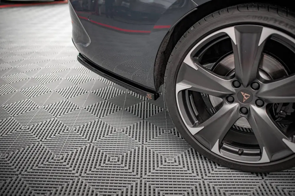 Sidesplitters bak Cupra Leon ST 2020 ->