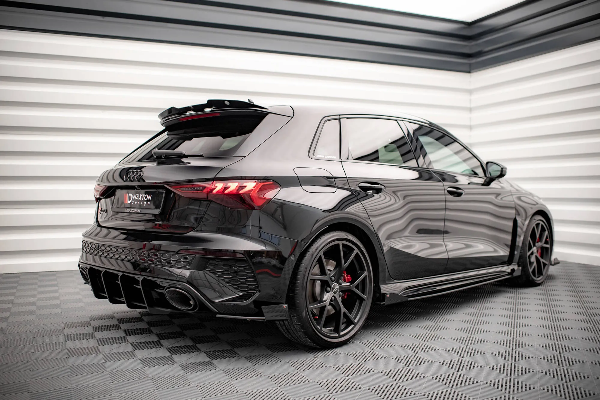 Sidesplitters bak + Flopper Audi RS3 8Y 2002-2010 | Street Pro Black Edition