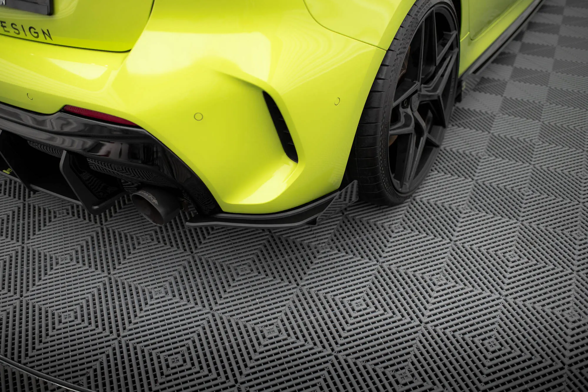 Sidesplitters bak + flopper BMW 1 (F40) M-Pack / BMW M135i (F40) 2019 - 2024 | V.1 Street Pro Black Edition