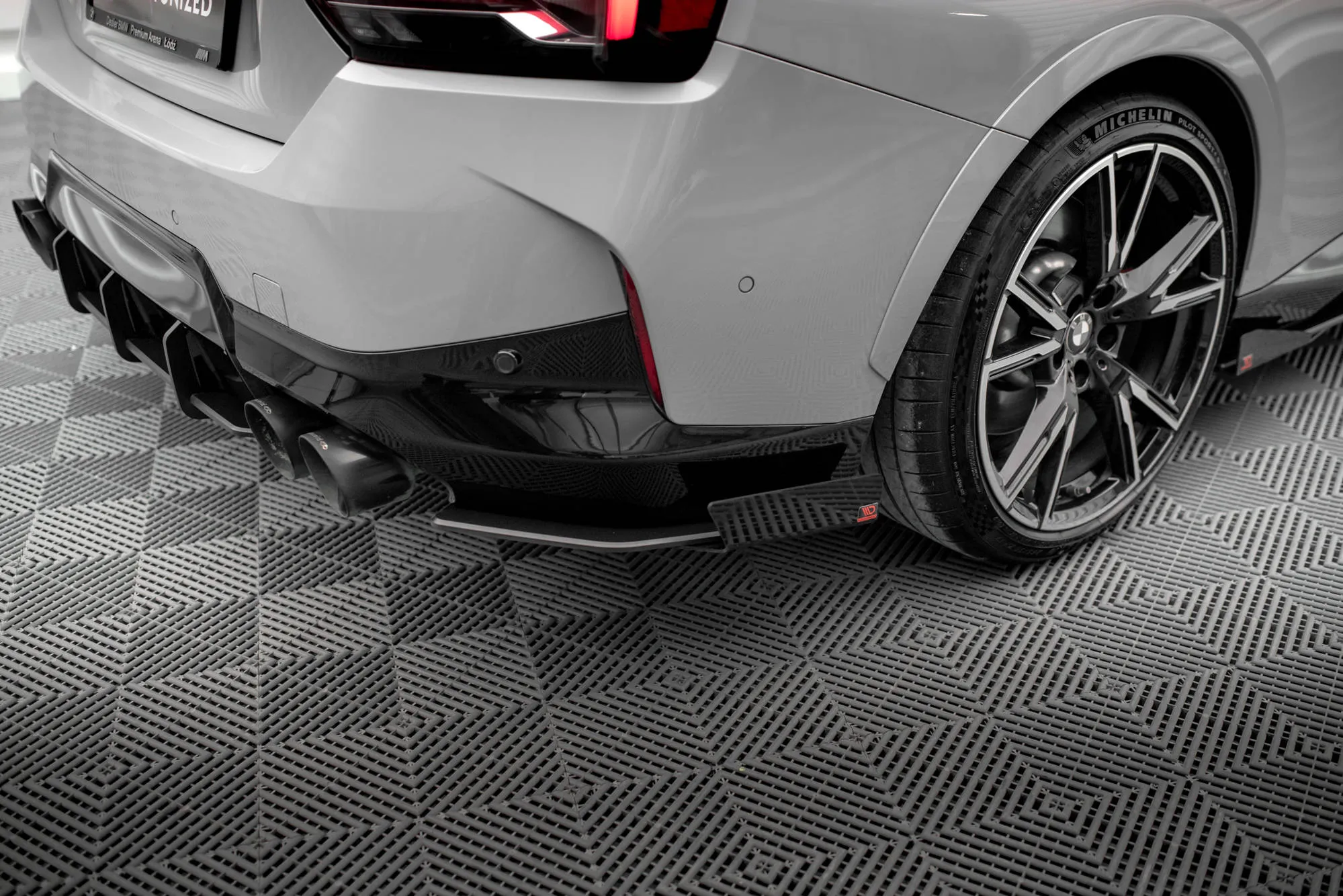 Sidesplitters bak + Flopper BMW 2 (M240) 2021-2026 | Street Pro Black Edition