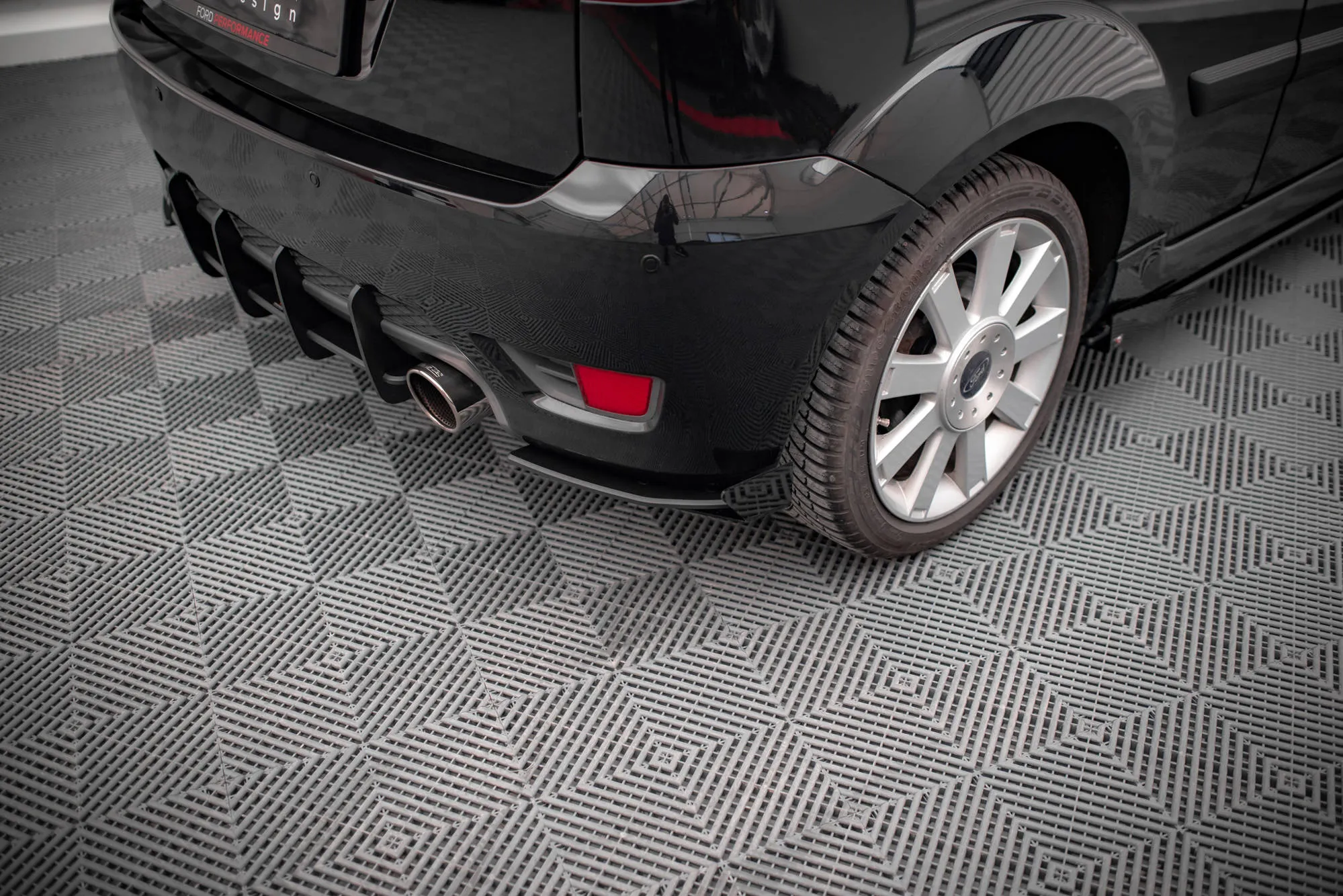 Sidesplitters bak + Flopper Ford Fiesta Mk5 ST 2005 - 2008 | Street Pro Black Edition