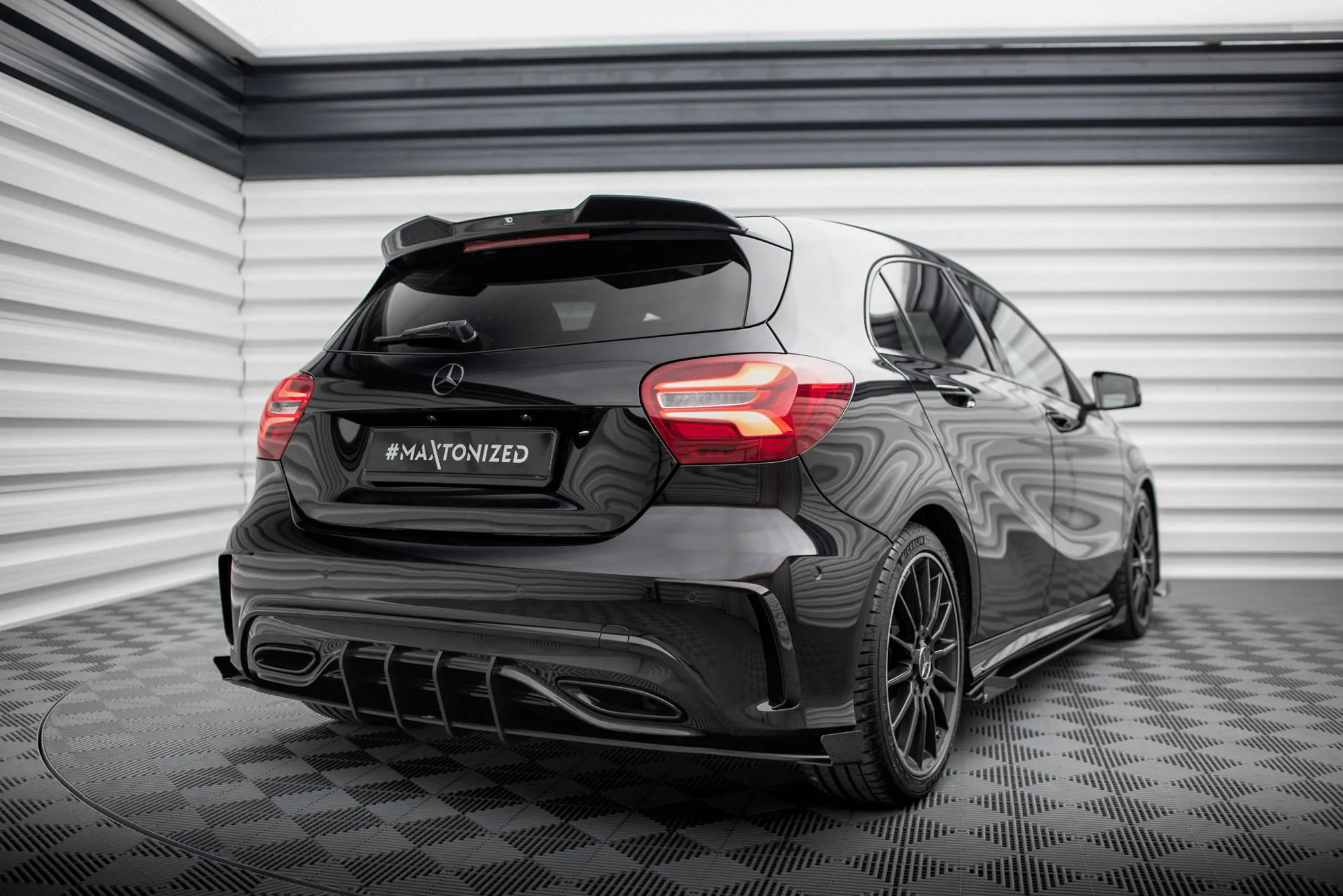 Sidesplitters bak + Flopper Mercedes-Benz A (W176) AMG-Line facelift 2015 - 2018 | Street Pro Black Edition – bilde 5