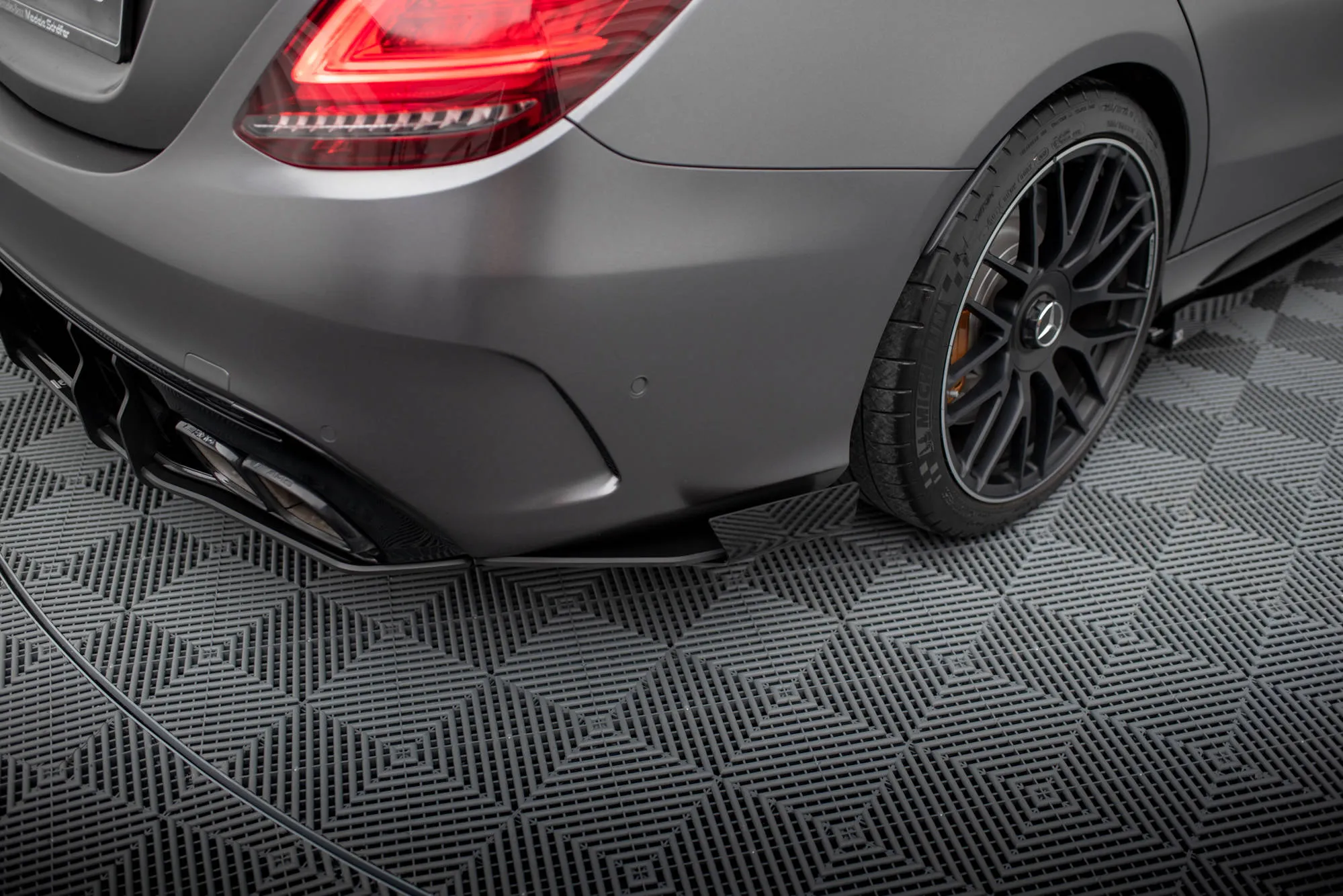 Sidesplitters bak + Flopper Mercedes-Benz C63 AMG (W205 / S205) facelift 2018 - 2021 | Street Pro Black Edition