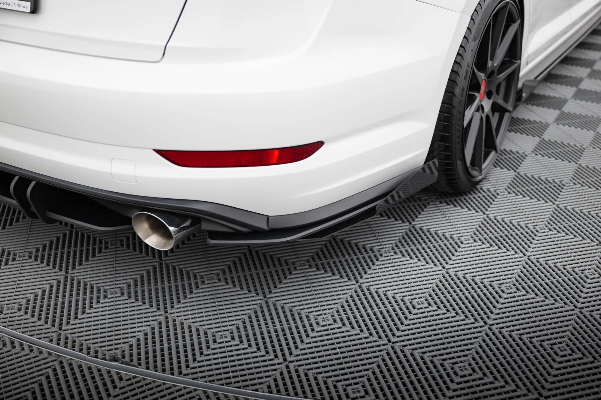 Sidesplitters bak + Flopper VW Jetta Gli VII 2019 - 2021 | Street Pro Black Edition