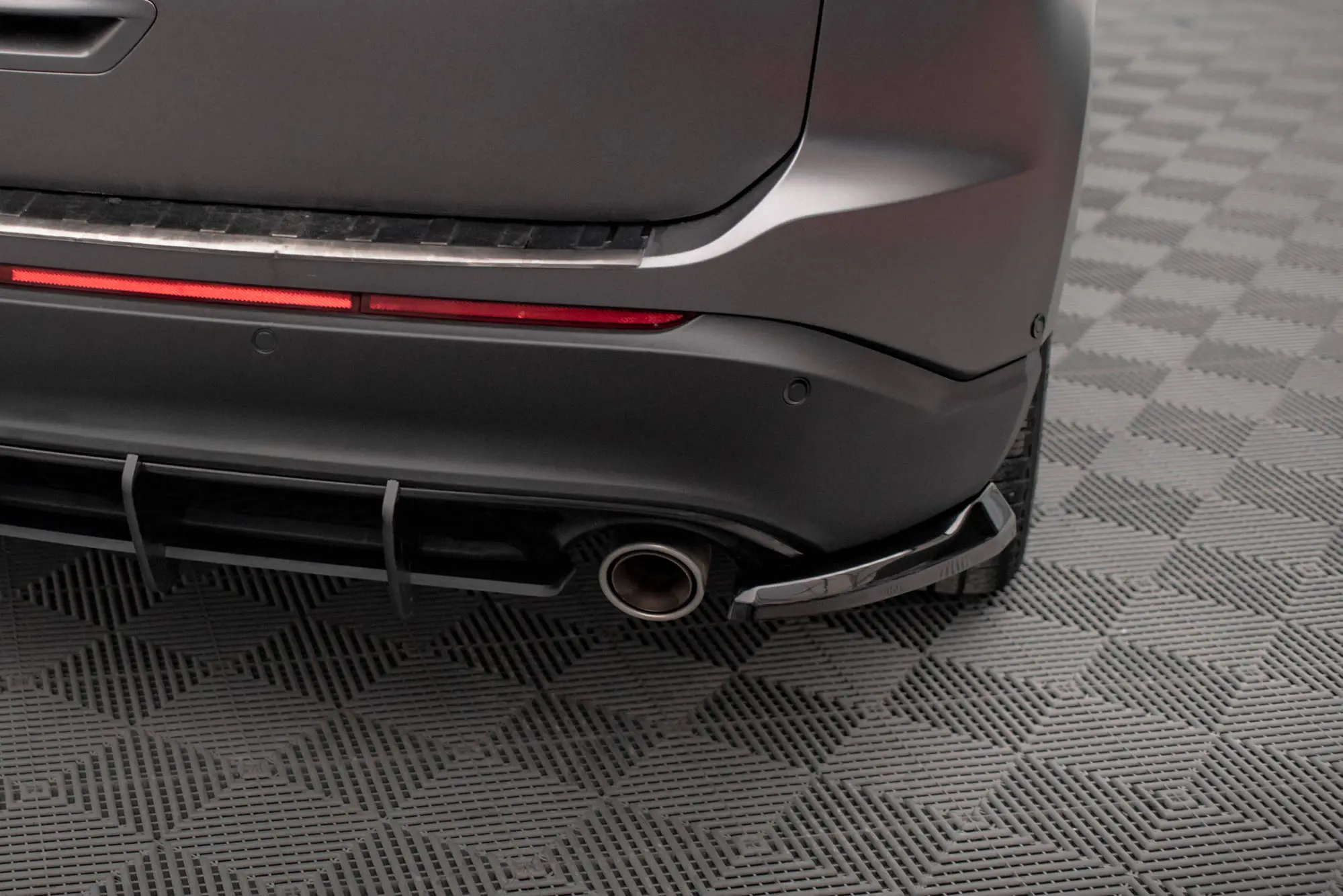 Sidesplitters bak Ford Edge II 2014-2019 | V.1 Glossy Black Edition
