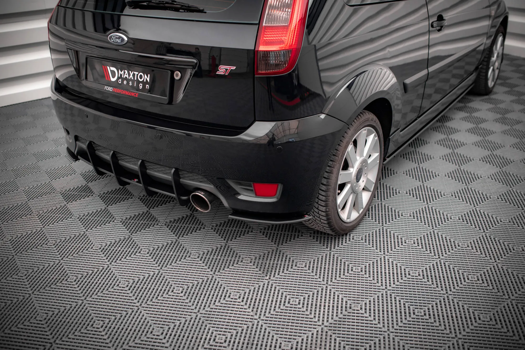 Sidesplitters bak Ford Fiesta Mk5 ST 2005 - 2008 | Street Pro Black Edition