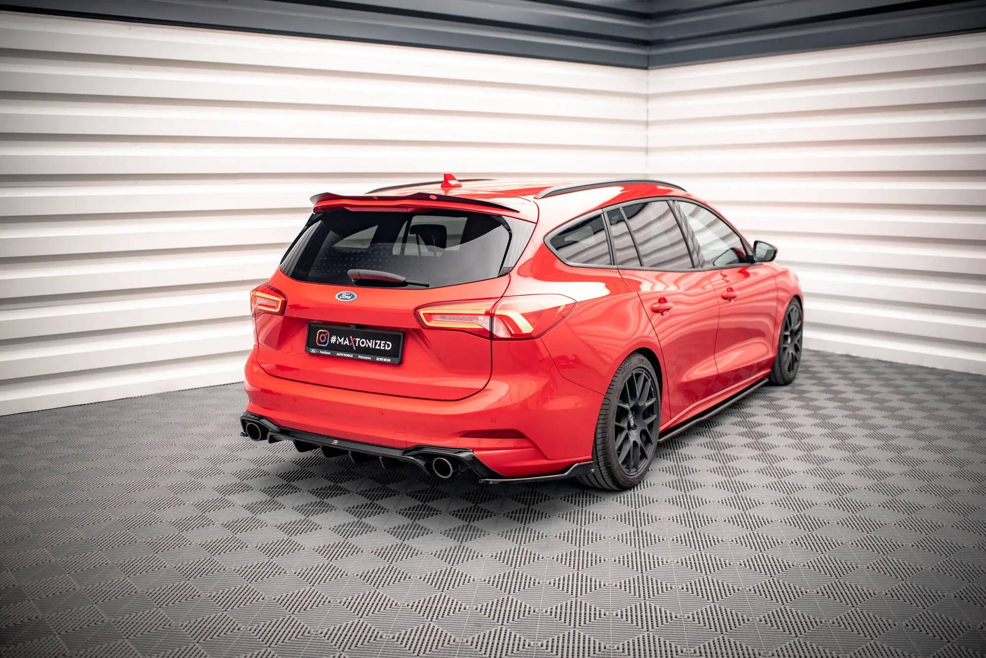 Sidesplitters bak Ford Focus Estate IV ST-Line 2018 - > | V.8 Glossy Black Edition – bilde 3