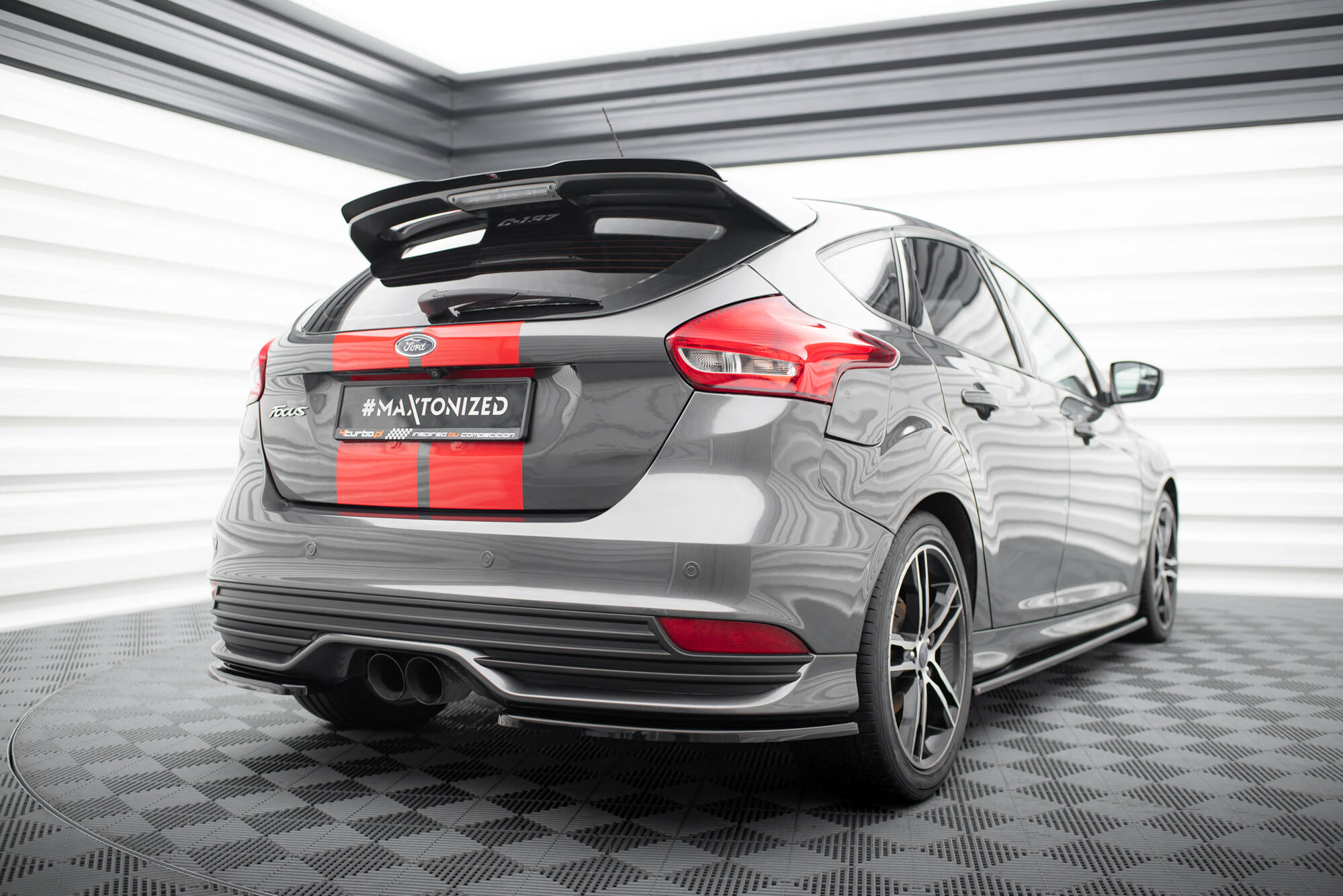 Sidesplitters bak Ford Focus ST III 2015 - 2018 | Glossy Black Edition – bilde 2