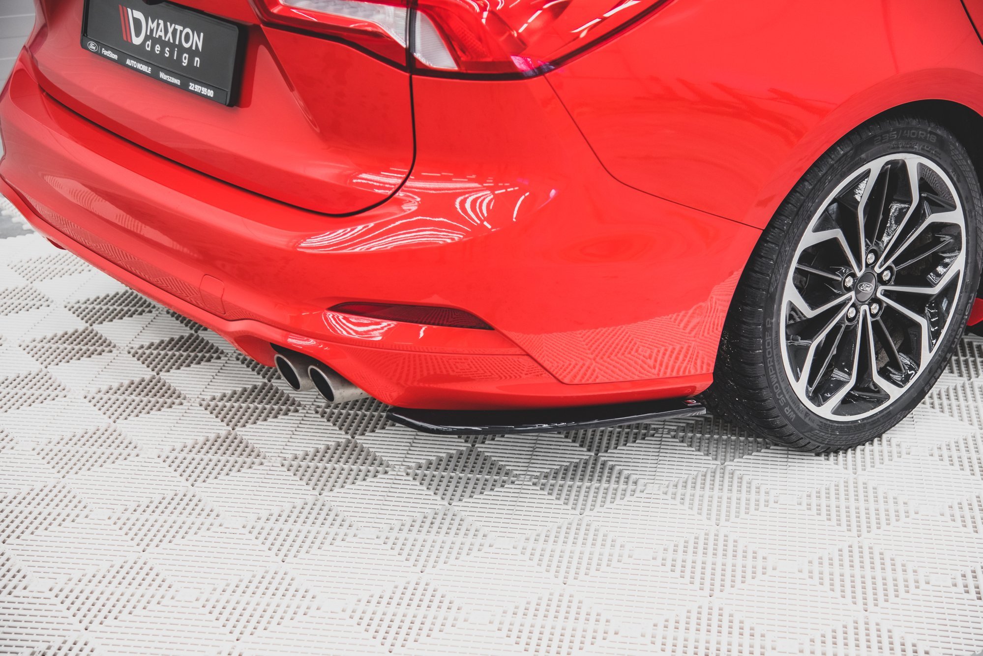 Sidesplitters bak Ford Focus ST-Line Estate IV 2018 -> | Glossy Black Edition V1