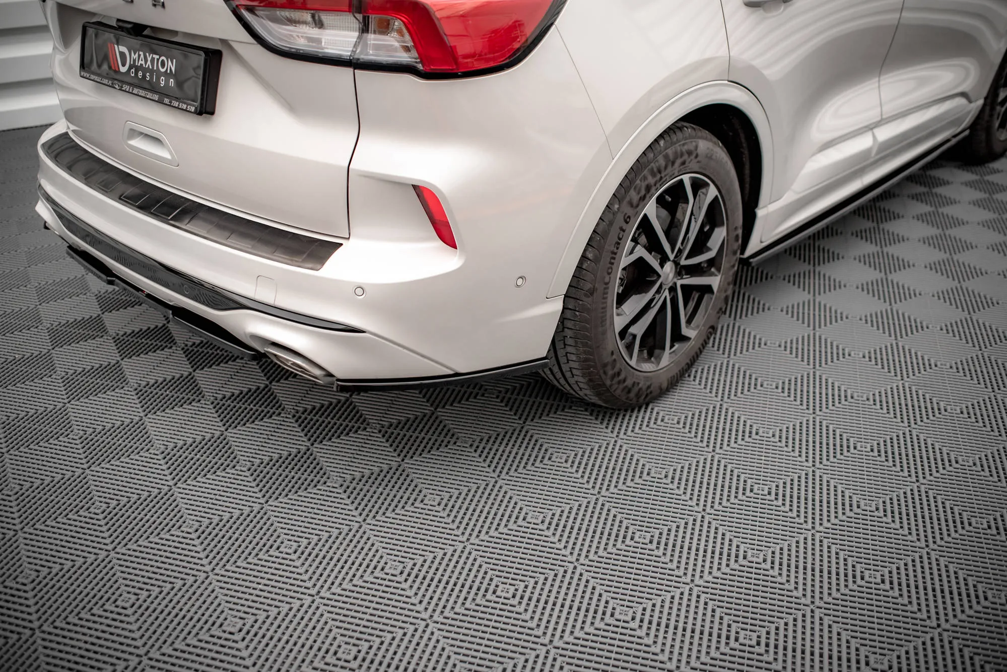 Sidesplitters bak Ford Kuga III ST-Line 2019 -> | Glossy Black Edition