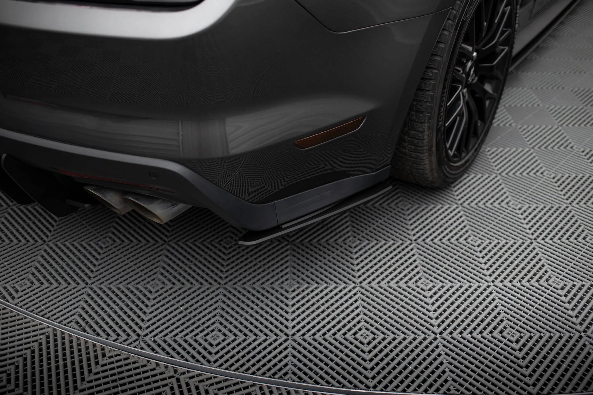 Sidesplitters bak Ford Mustang GT VI 2014 - 2017 | Street Pro Black Edition