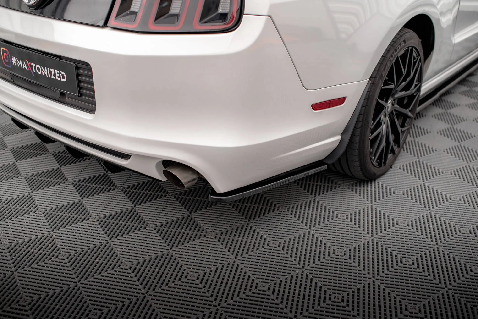 Sidesplitters bak Ford Mustang Mk5 Facelift 2009 - 2014 | Glossy Black Edition
