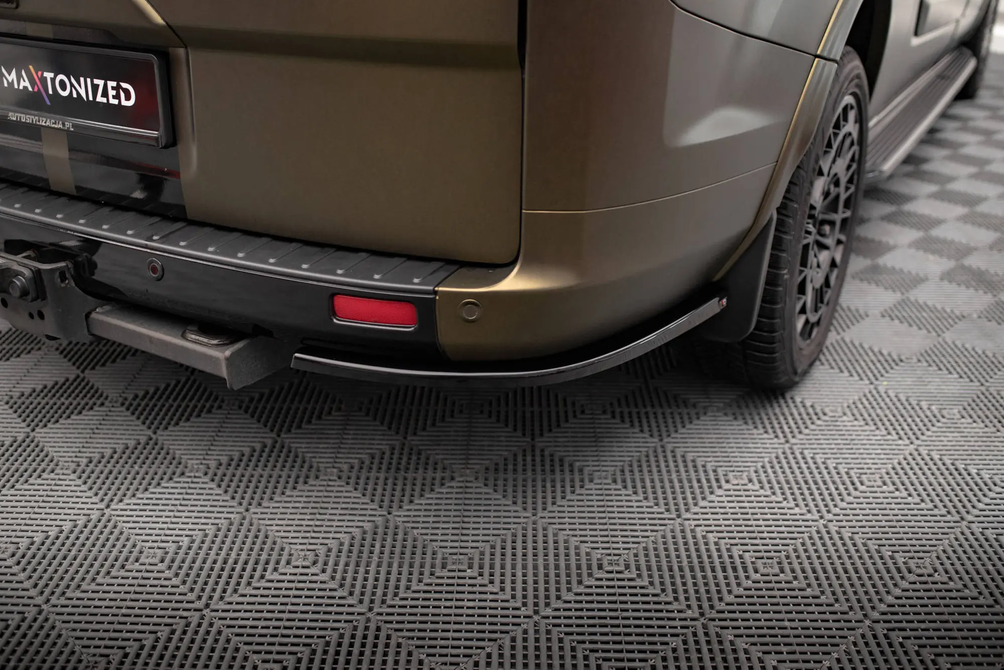 Sidesplitters bak Ford Tourneo Custom I Facelift 2018-2023 | Glossy Black Edition