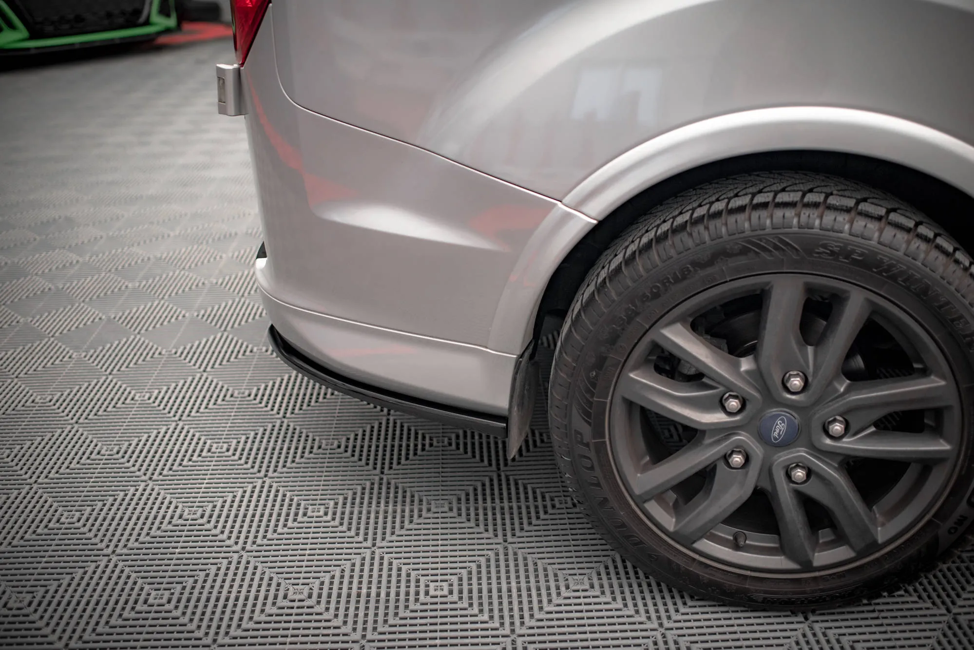 Sidesplitters bak Ford Transit Custom I 2012 - 2023 | Glossy Black Edition – bilde 3