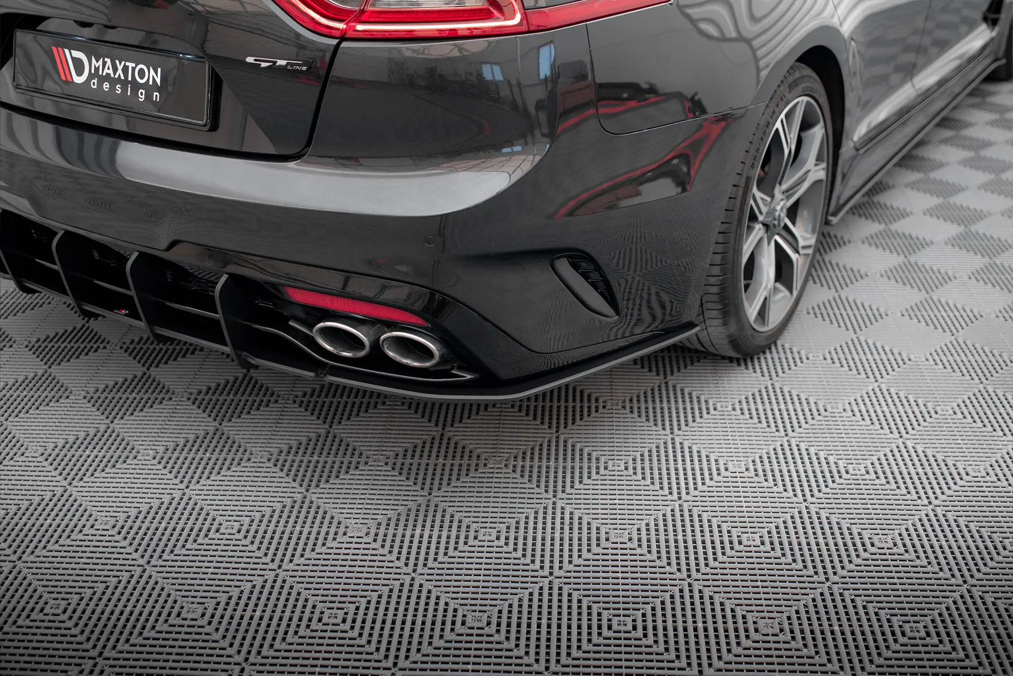 Sidesplitters bak Kia Stinger GT-Line 2017 - 2023 | Street Pro Black Edition – bilde 2