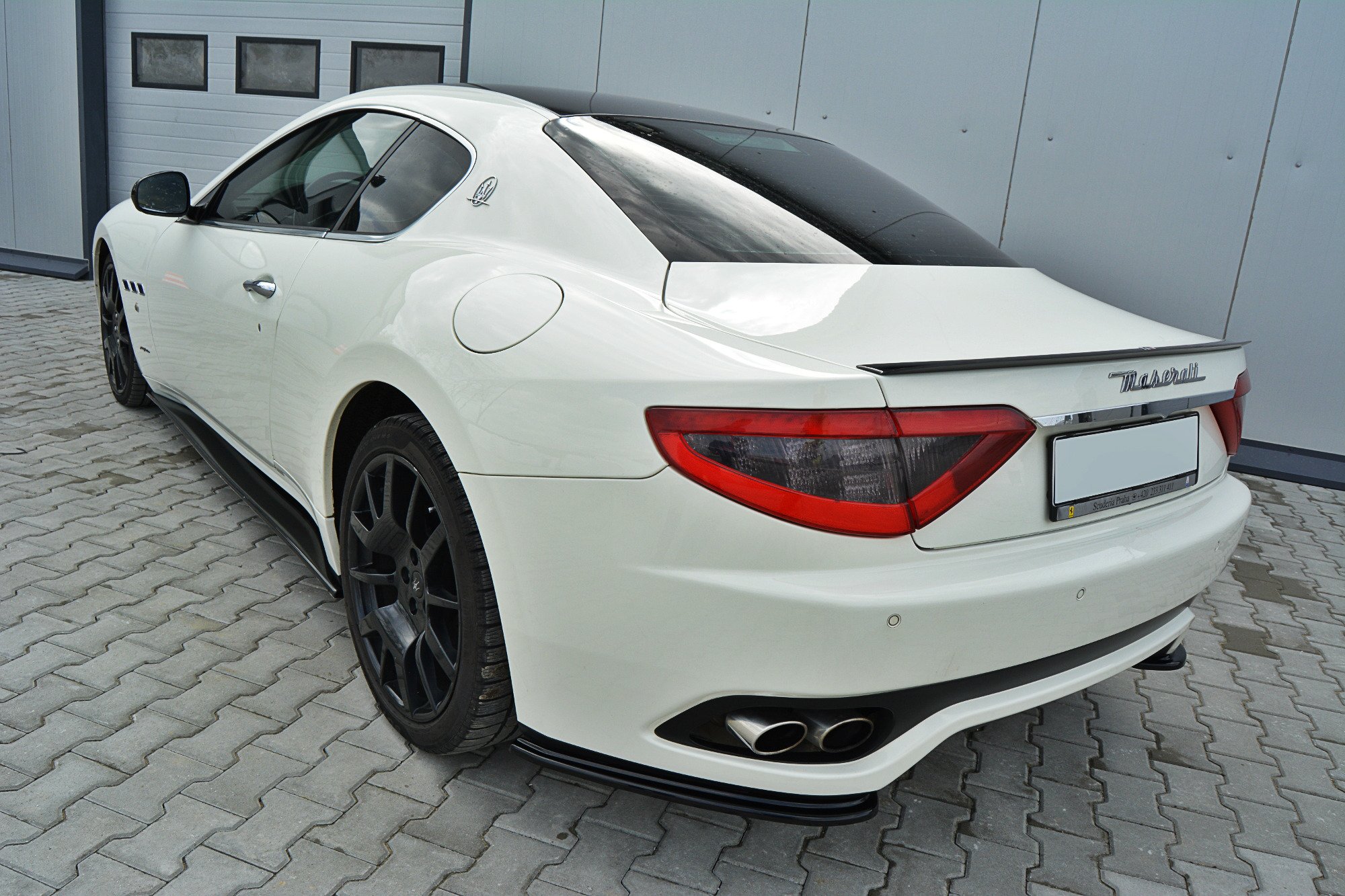 Sidesplitters bak Maserati GranTurismo Mk1 2007 - 2018| Glossy Black Edition – bilde 3