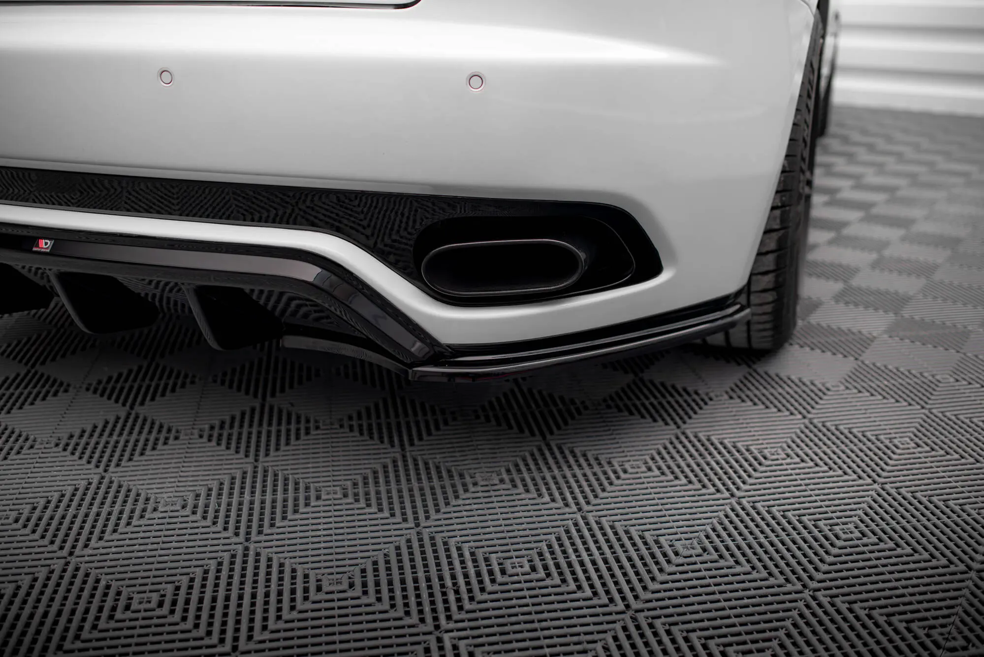 Sidesplitters bak Maserati GranTurismo Mk1 2007 - 2018| V.2 Glossy Black Edition – bilde 4