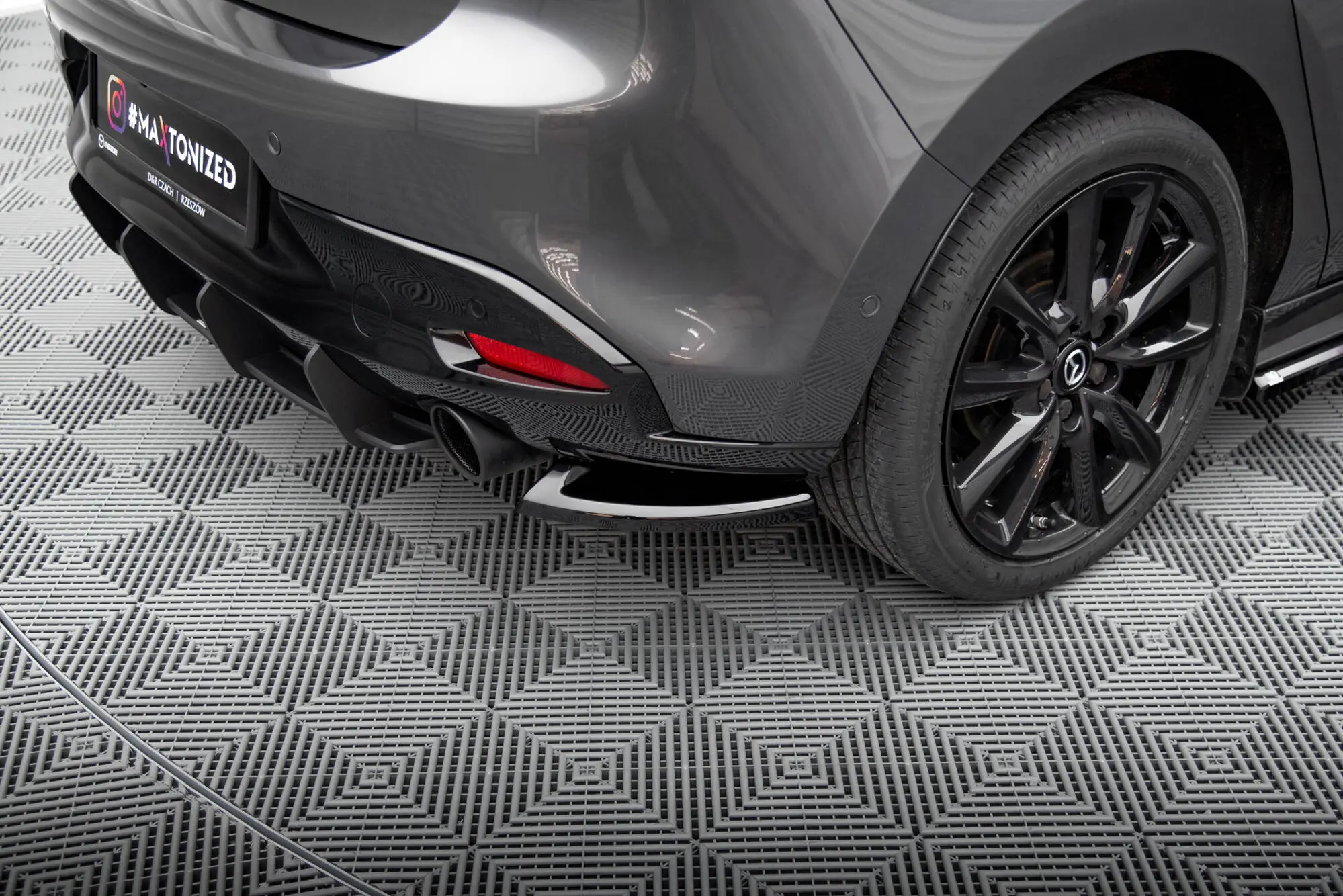 Sidesplitters bak Mazda 3 Mk4 2019 - > | Glossy Black Edition