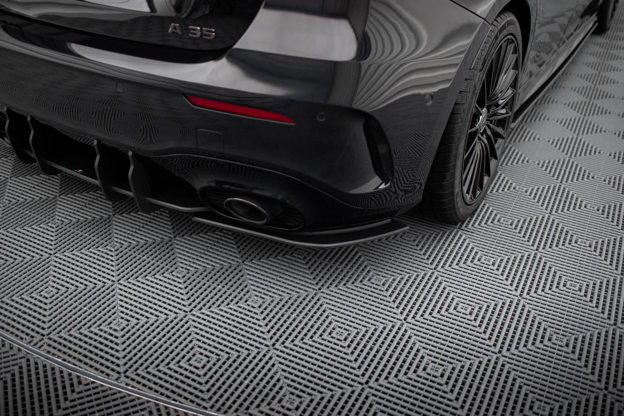Sidesplitters bak Mercedes-AMG A35 (W177) facelift 2023 - > | Street Pro Black Edition