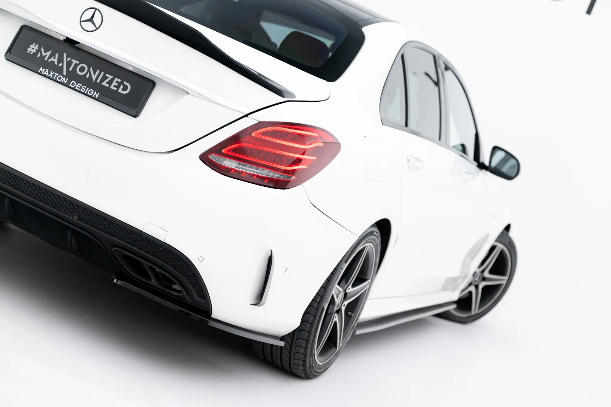 Sidesplitters bak Mercedes-Benz AMG C-Klasse (W205) 2014 - 2018 | Glossy Black Edition – bilde 3
