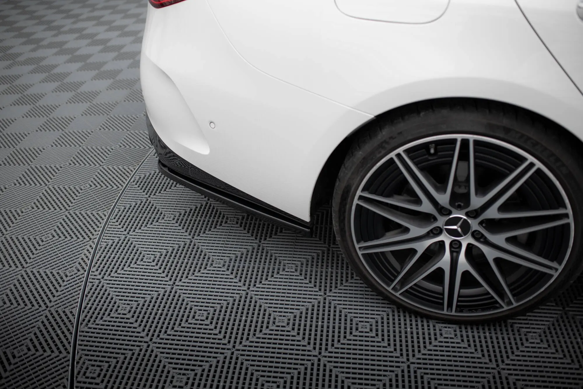 Sidesplitters bak Mercedes-Benz C (W206 / S206) AMG-Line / Mercedes-AMG C43 (W206 / S206 ) 2021 - > | Glossy Black Edition – bilde 2