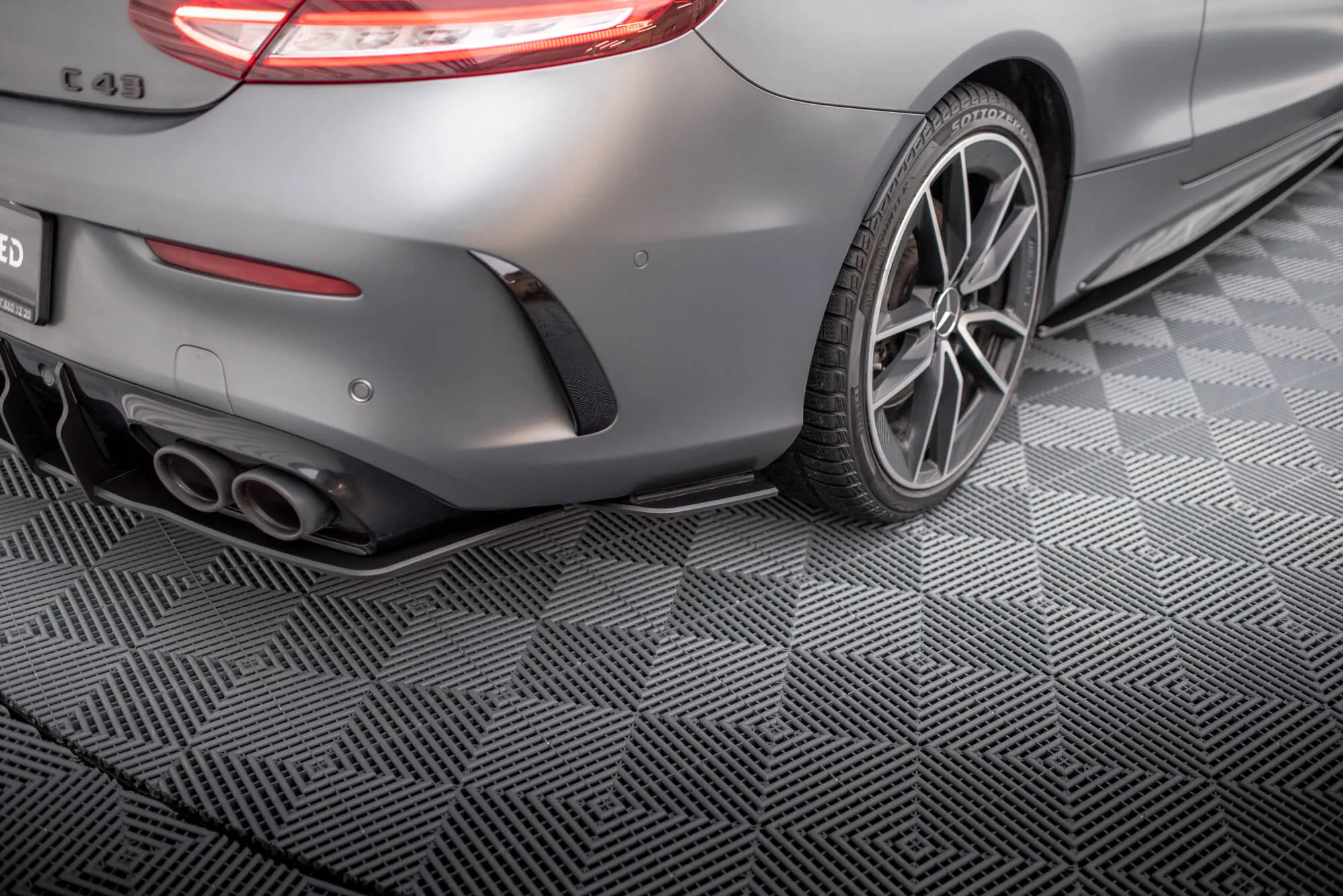 Sidesplitters bak Mercedes-Benz C43 AMG Coupe (C205) facelift 2018 - 2022 | Street Pro Black Edition